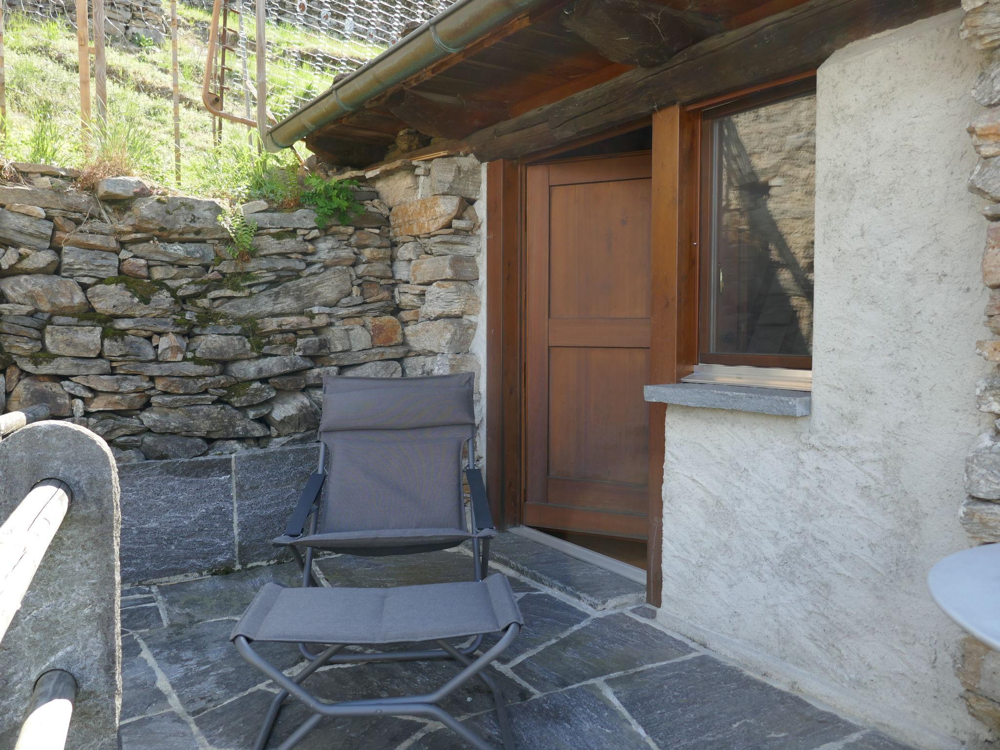 Photo 15 - Maison de 1 chambre à Serravalle avec jardin et terrasse