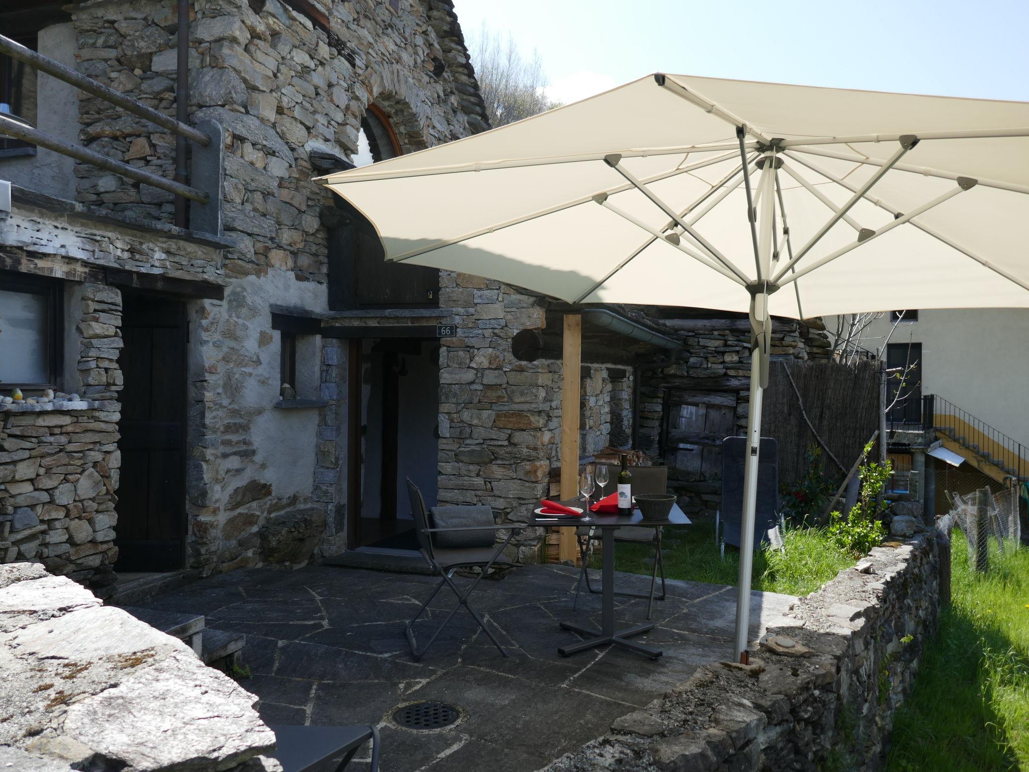 Photo 6 - Maison de 1 chambre à Serravalle avec terrasse et vues sur la montagne