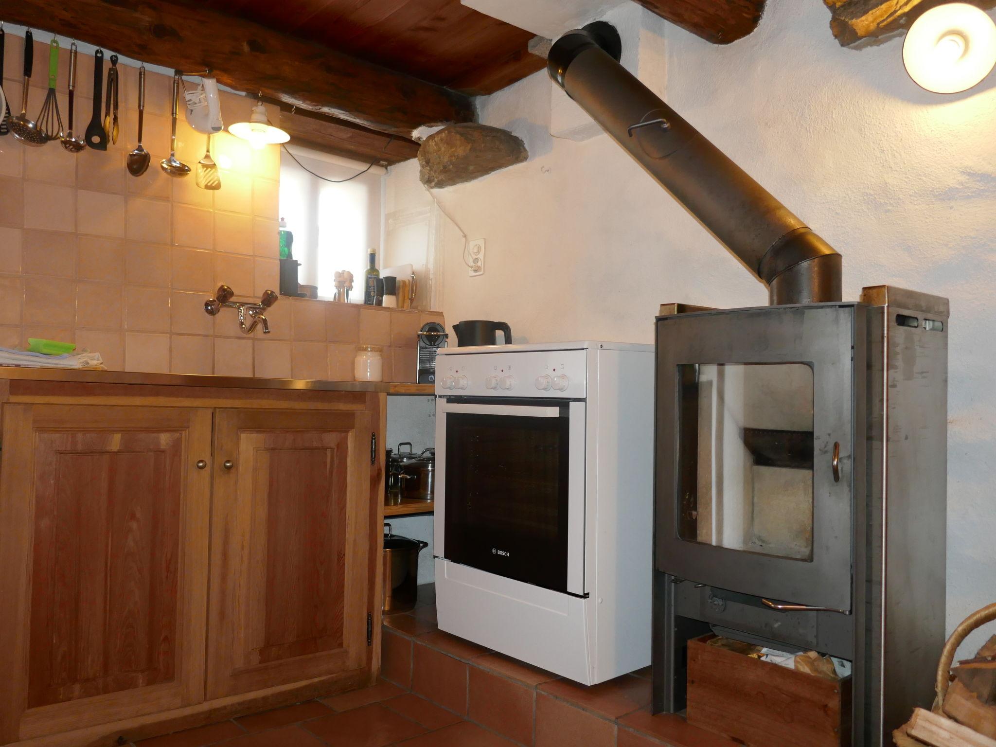 Photo 9 - Maison de 1 chambre à Serravalle avec terrasse et vues sur la montagne