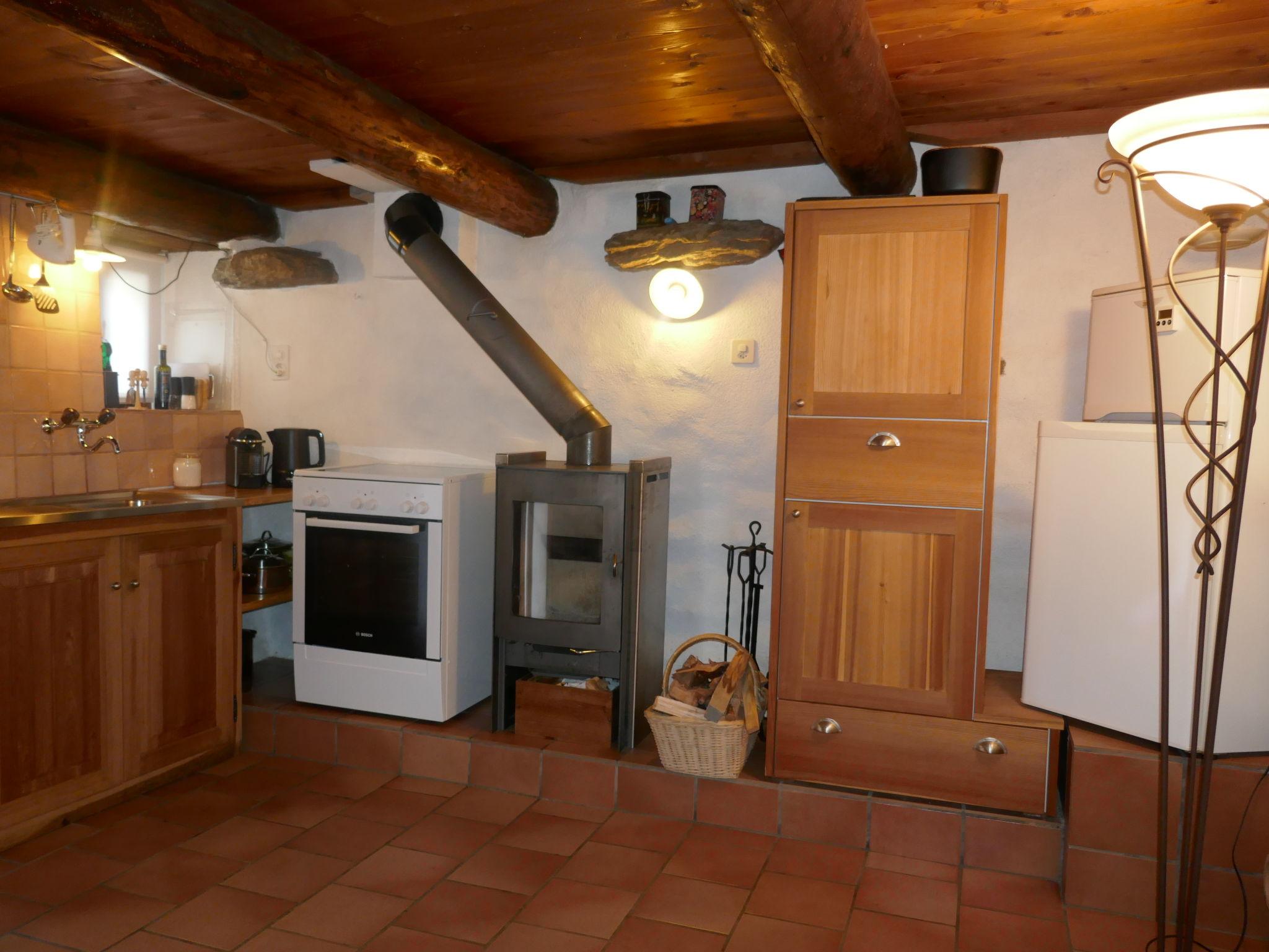 Photo 4 - Maison de 1 chambre à Serravalle avec terrasse et vues sur la montagne