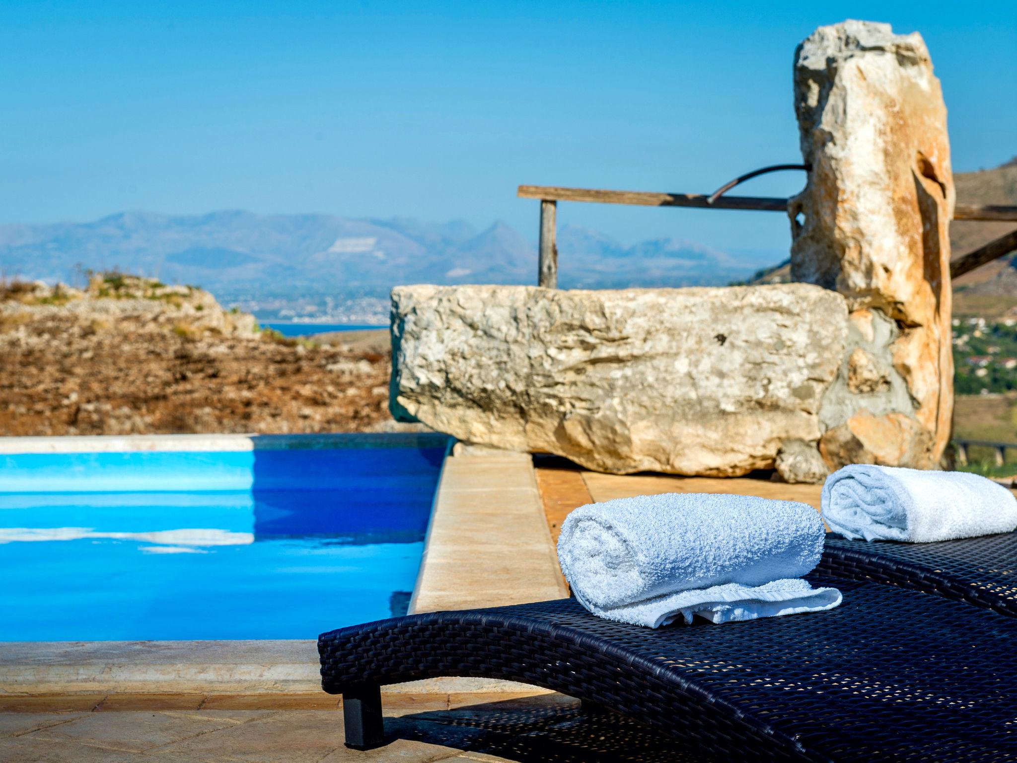 Photo 22 - Maison de 5 chambres à Castellammare del Golfo avec piscine privée et vues à la mer