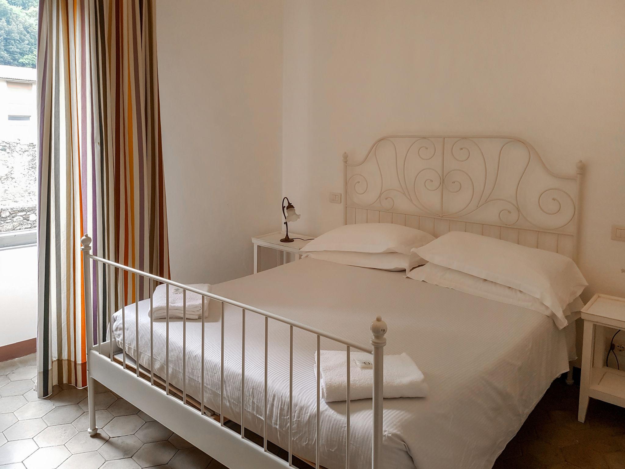 Foto 2 - Appartamento con 2 camere da letto a Finale Ligure con giardino e vista mare
