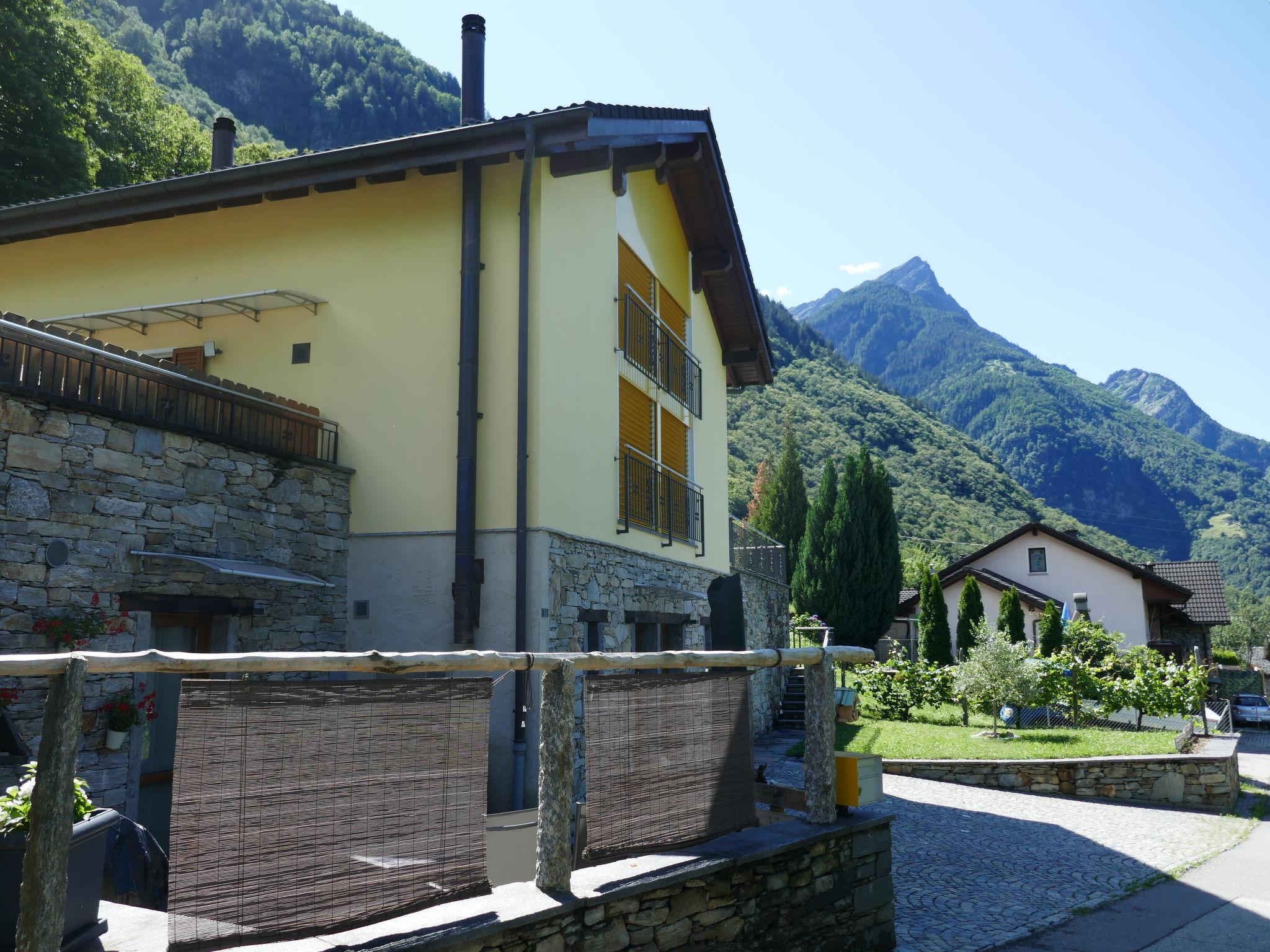 Photo 6 - Appartement de 1 chambre à Serravalle avec jardin et vues sur la montagne