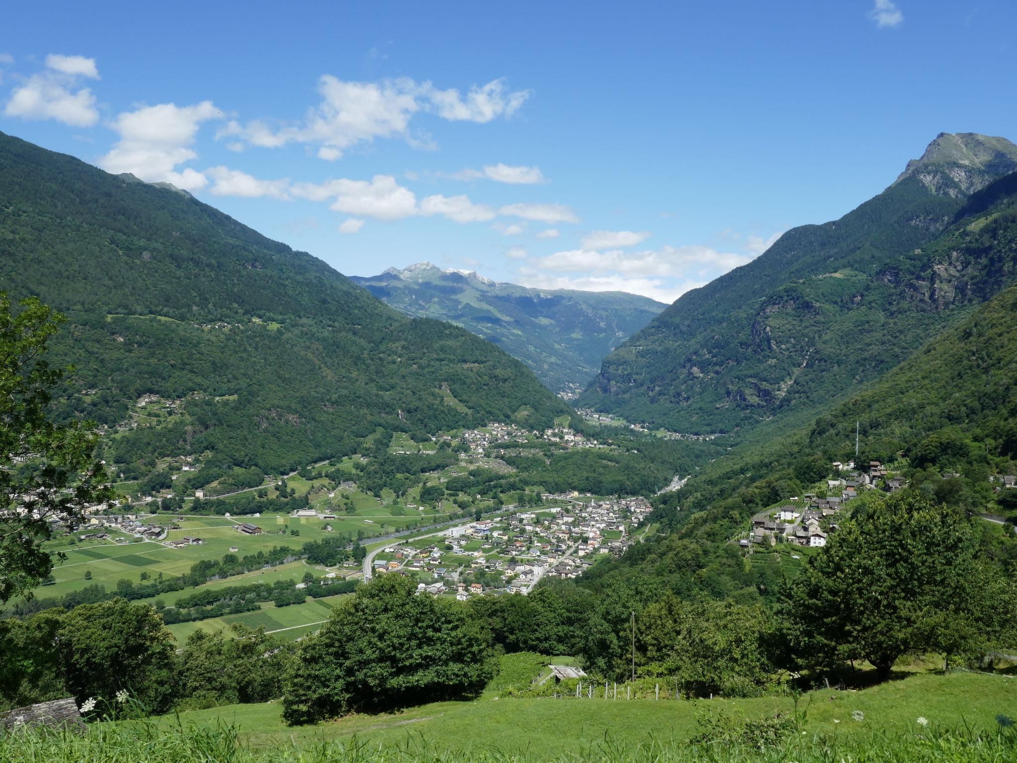 Photo 18 - Appartement de 1 chambre à Serravalle avec jardin et vues sur la montagne