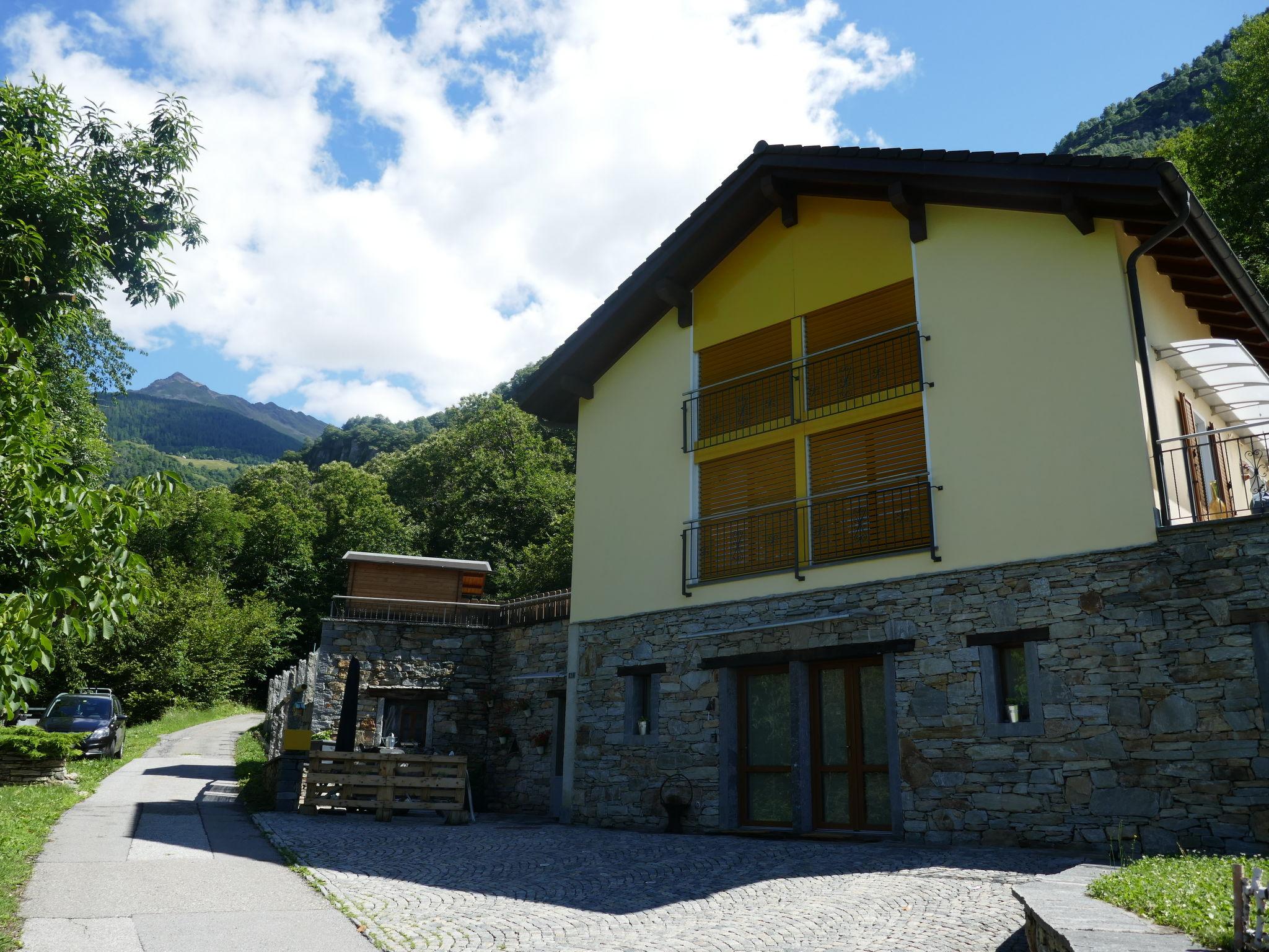 Foto 1 - Apartamento de 1 habitación en Serravalle con jardín y vistas a la montaña
