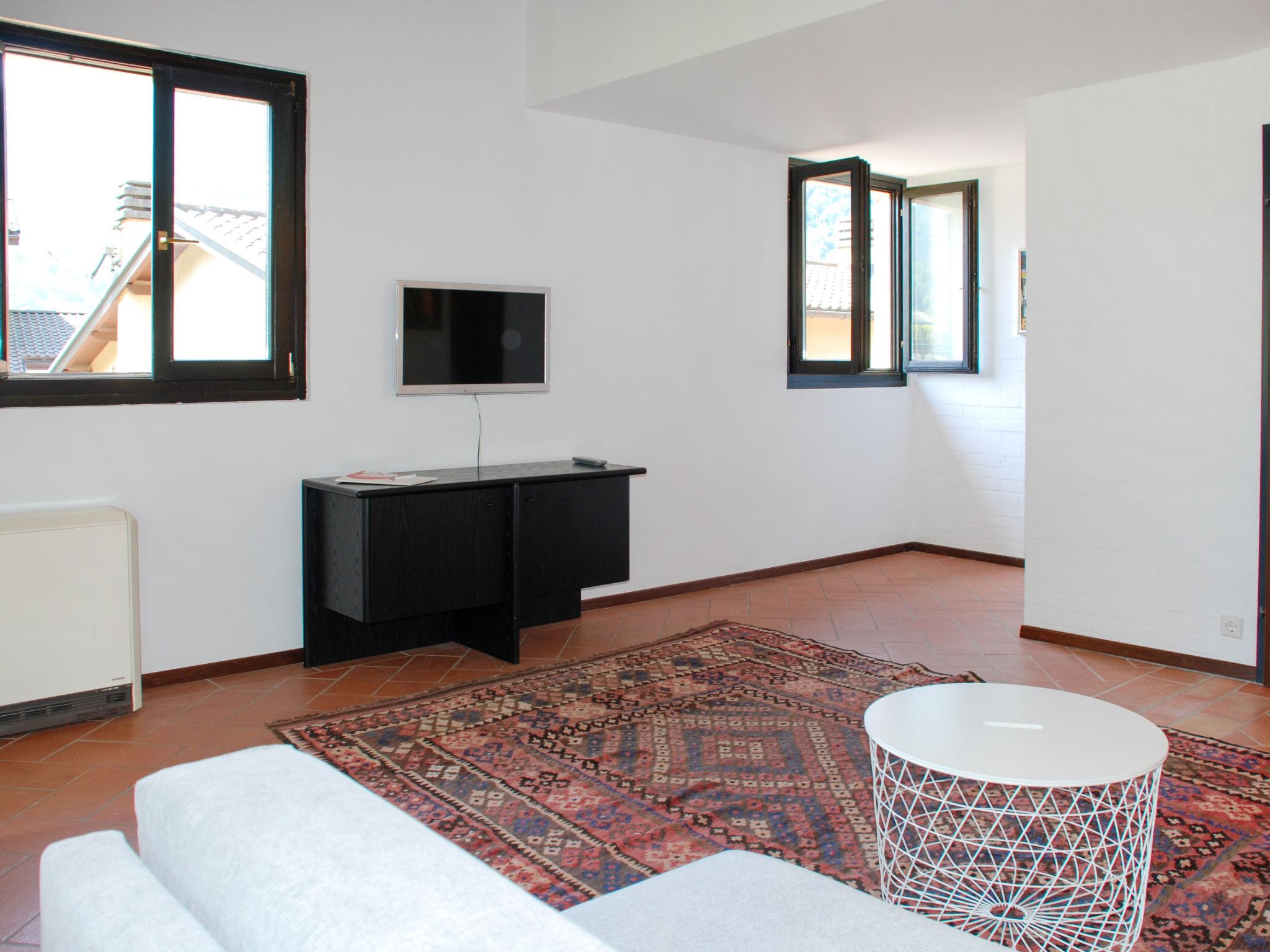 Foto 18 - Apartamento de 1 quarto em Brusino Arsizio