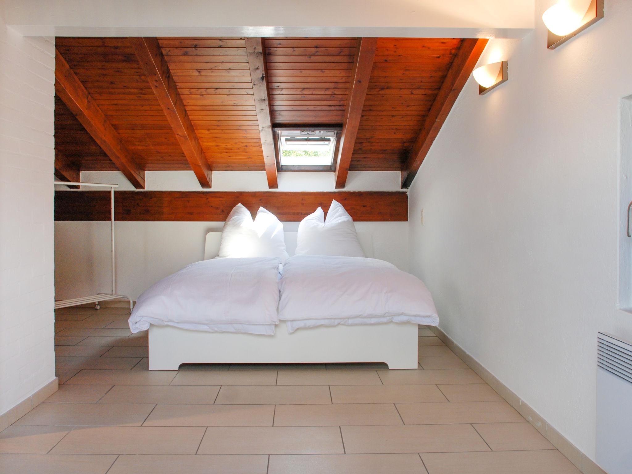 Foto 10 - Apartment mit 1 Schlafzimmer in Brusino Arsizio