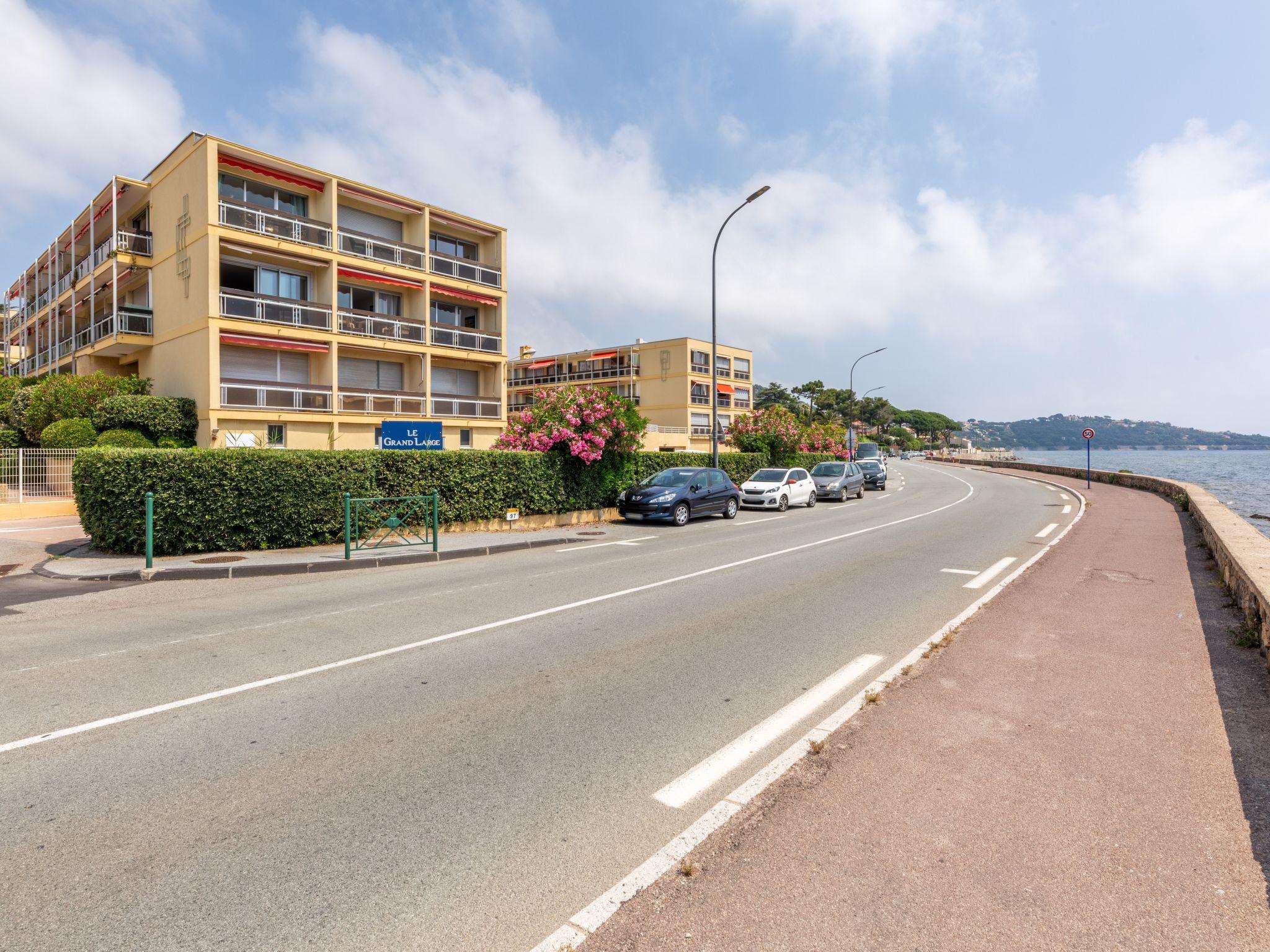 Foto 15 - Apartamento de 1 quarto em Sainte-Maxime com terraço e vistas do mar