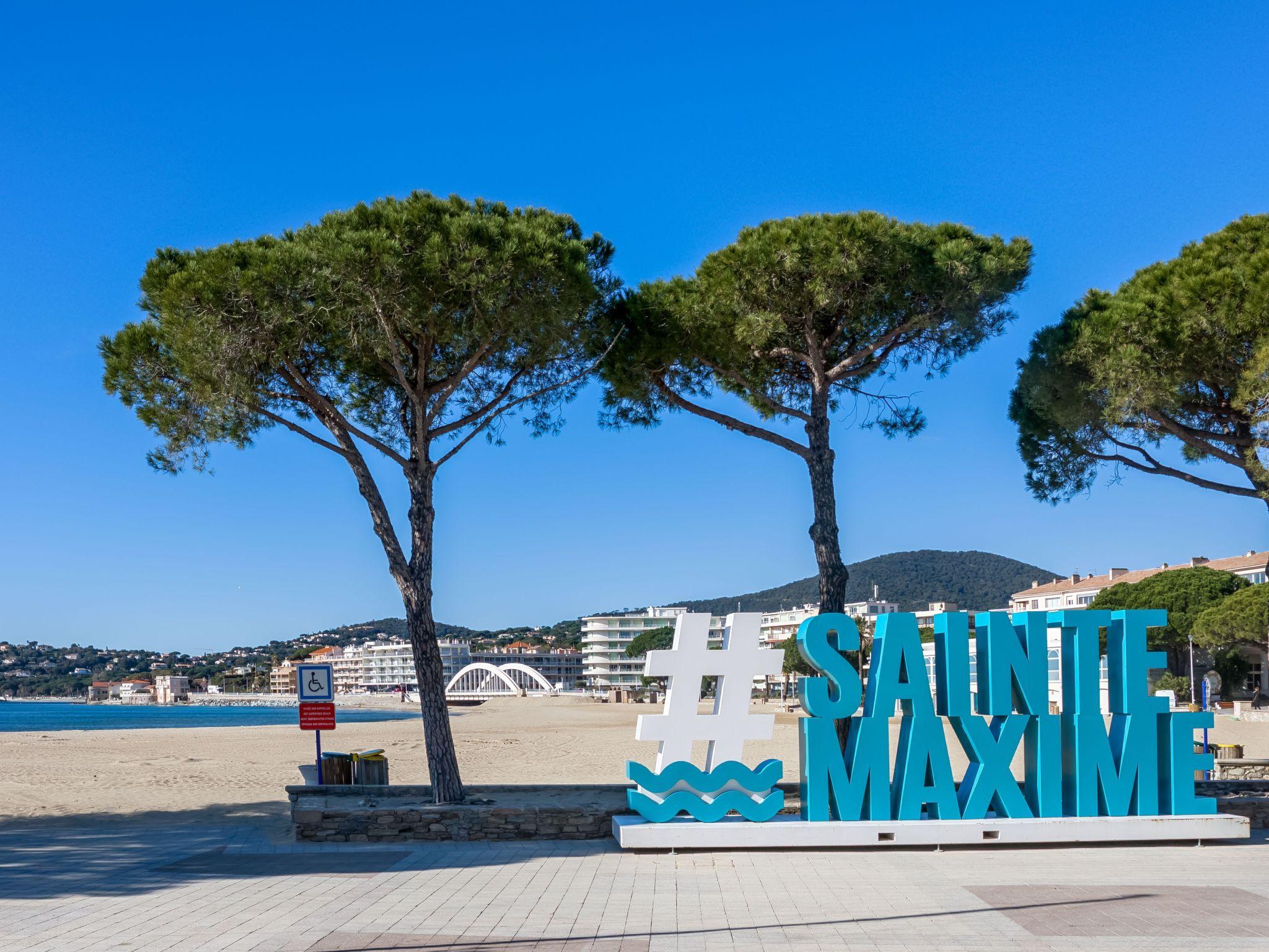 Foto 19 - Appartamento con 2 camere da letto a Sainte-Maxime con vista mare