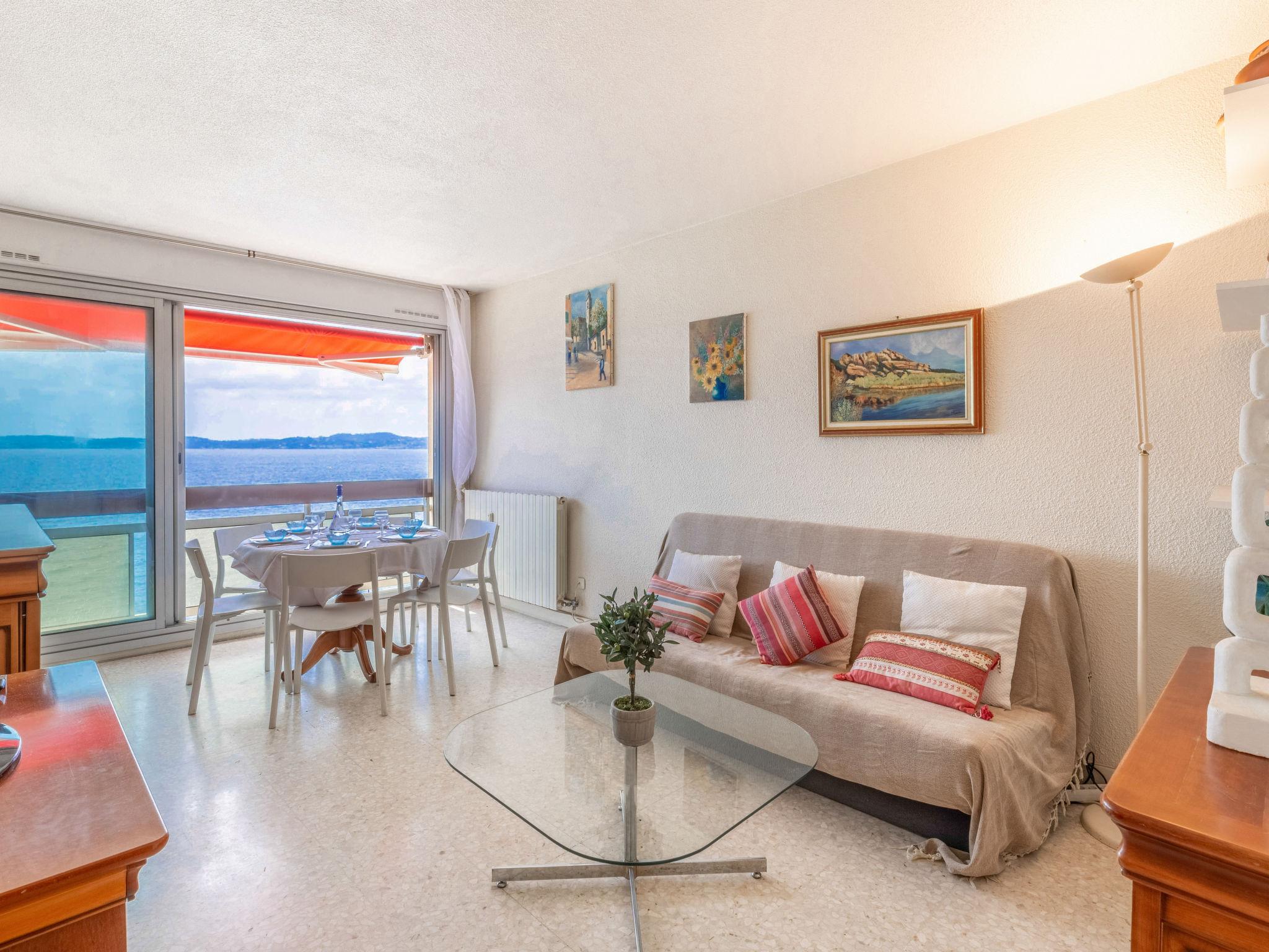 Photo 2 - Appartement de 2 chambres à Sainte-Maxime avec vues à la mer