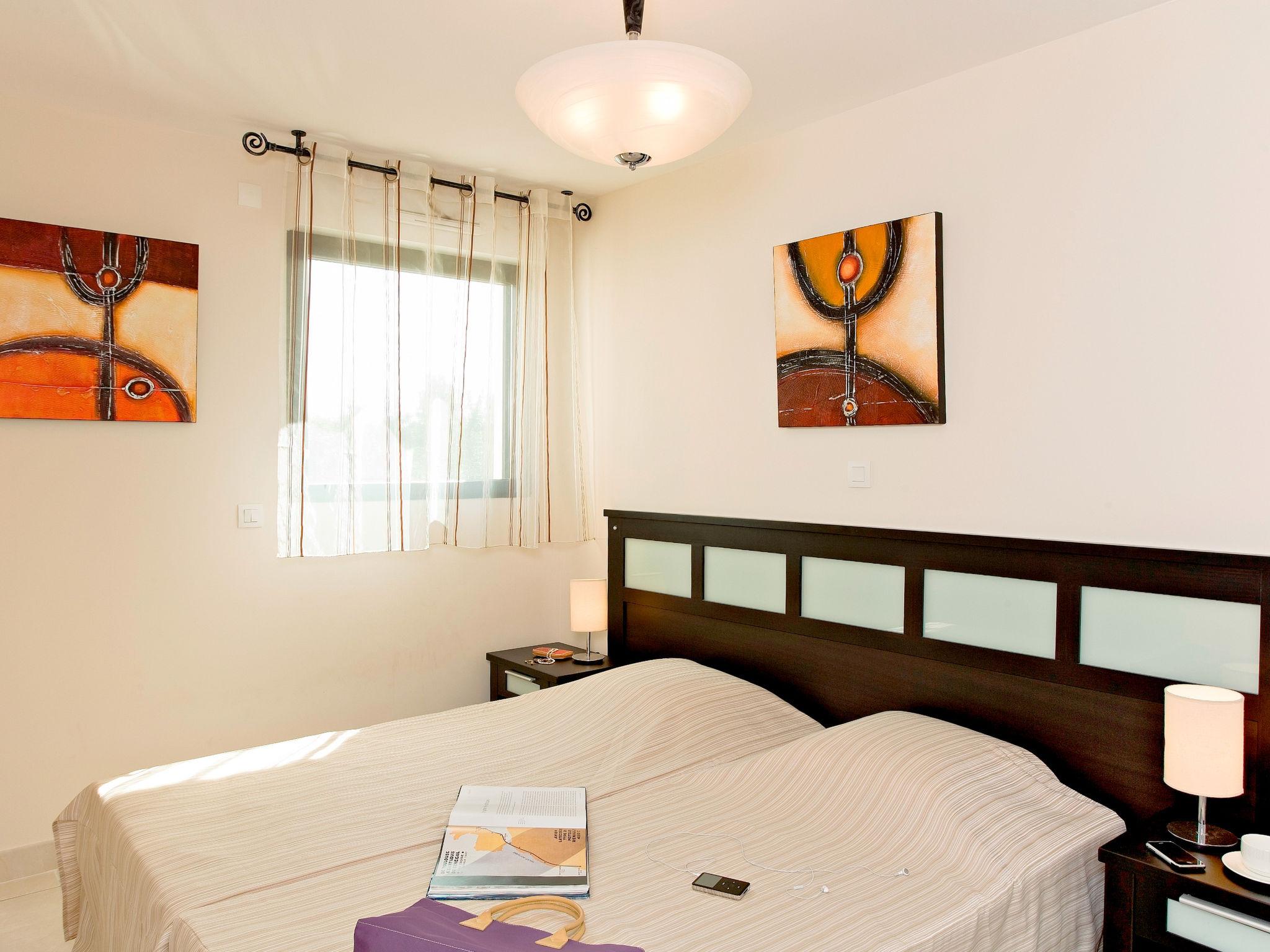 Foto 10 - Appartamento con 2 camere da letto a Mandelieu-la-Napoule con piscina e vista mare