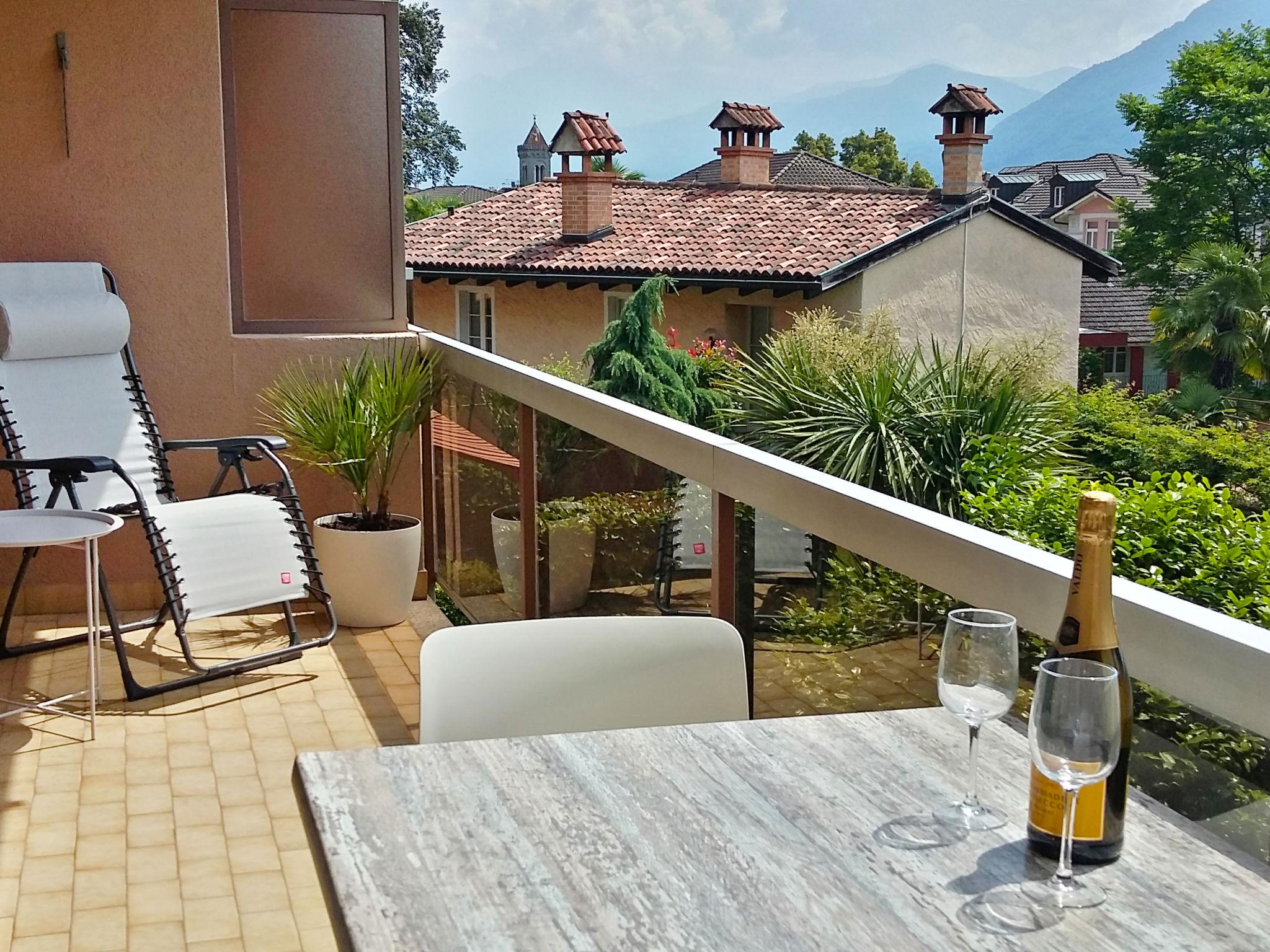 Photo 10 - Apartment in Muralto with garden and mountain view