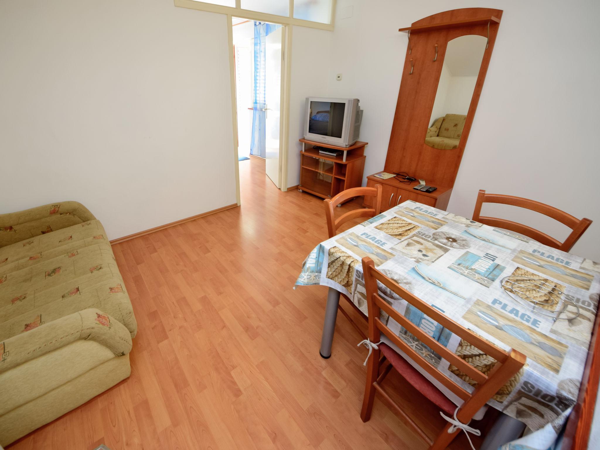 Foto 3 - Apartamento de 1 quarto em Vela Luka com terraço e vistas do mar