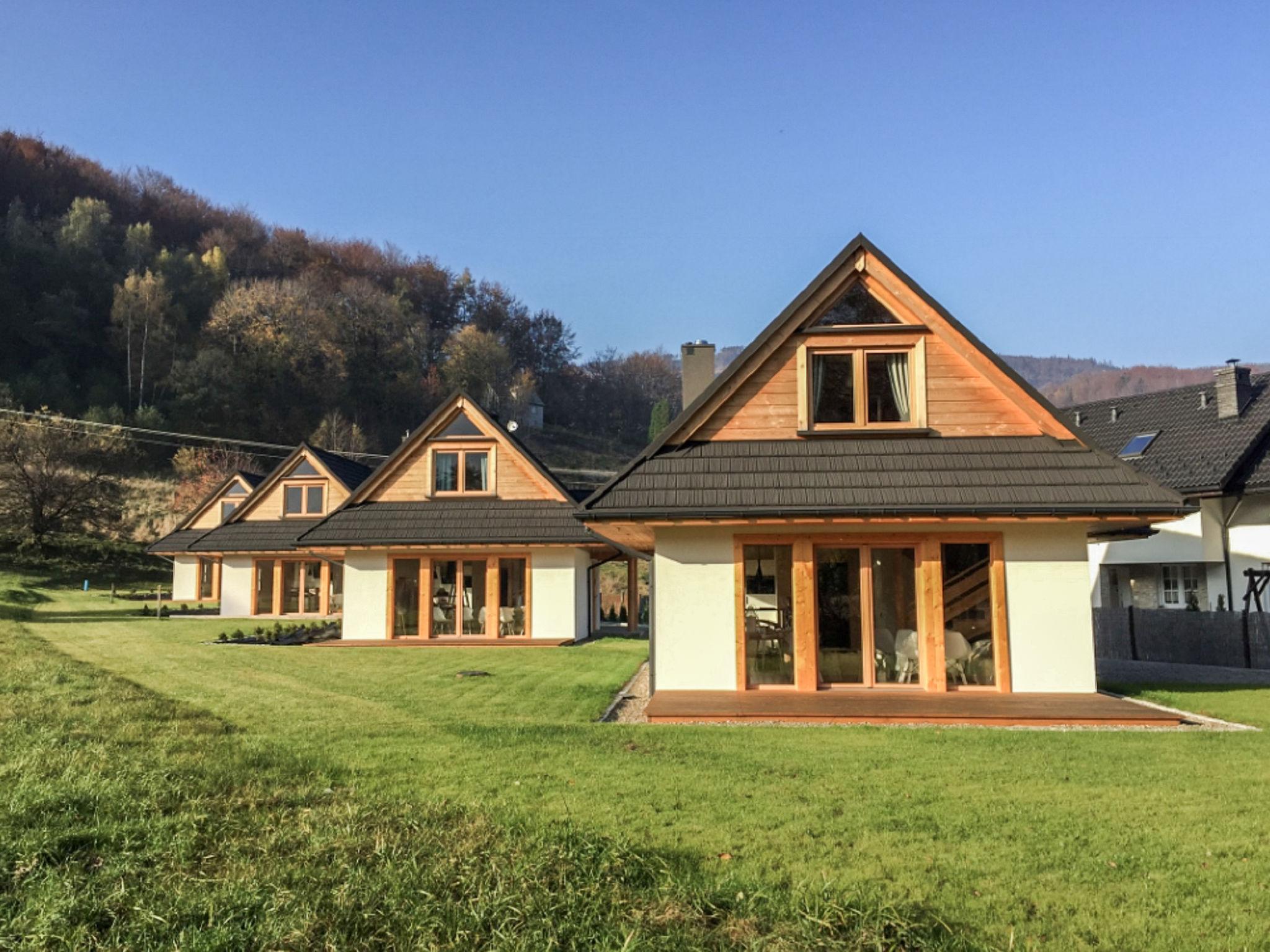 Photo 1 - Maison de 2 chambres à Szczyrk avec jardin et vues sur la montagne