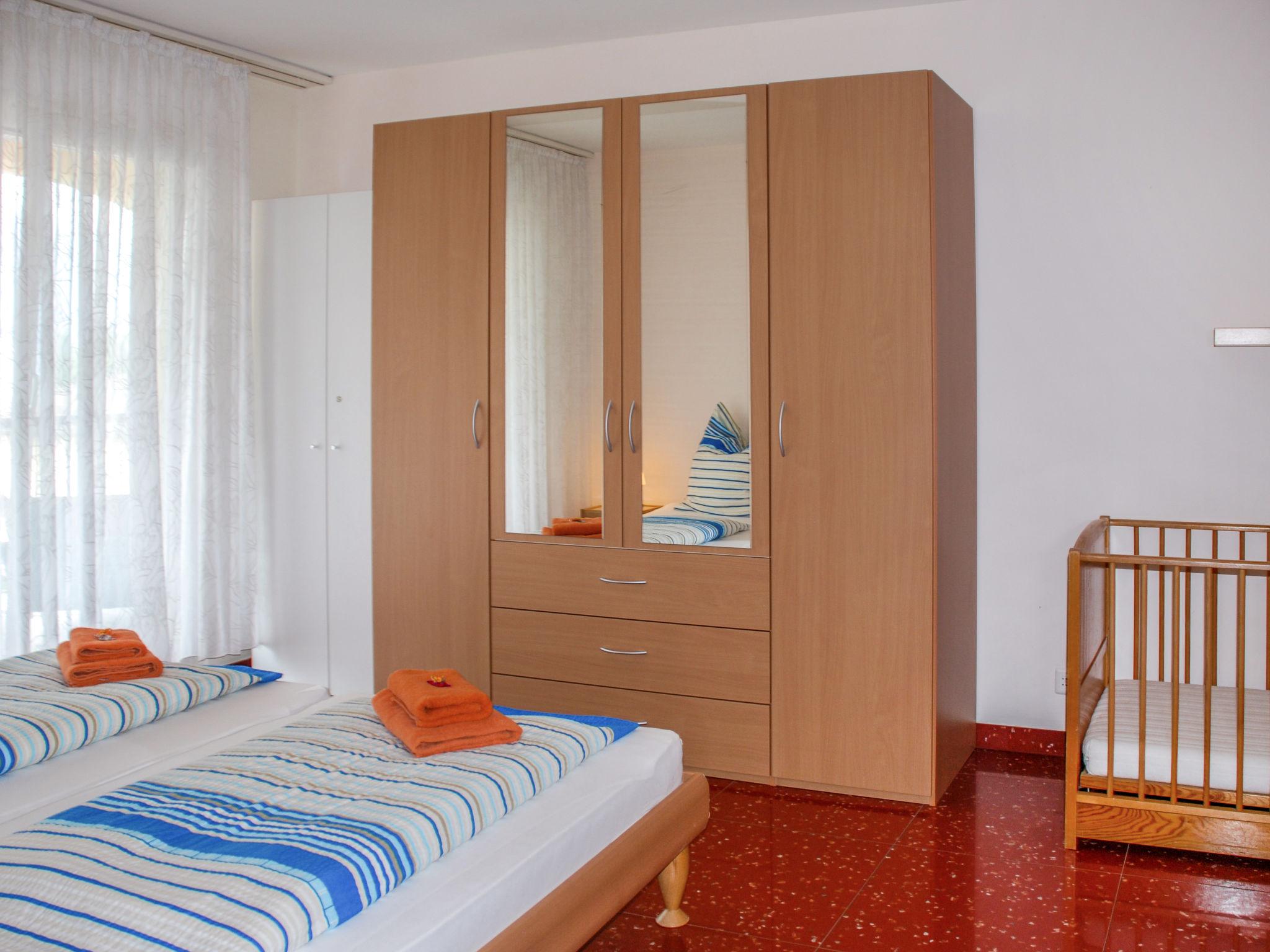 Foto 5 - Appartamento con 2 camere da letto a Ascona con terrazza e vista sulle montagne