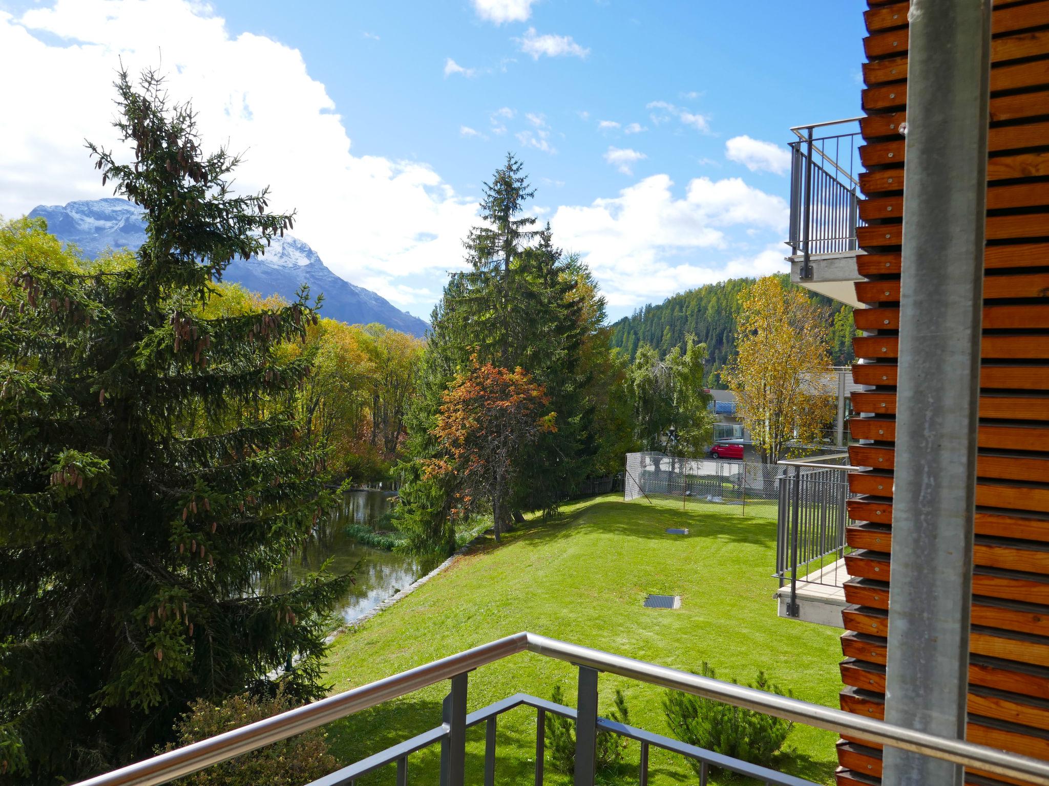 Photo 25 - Appartement de 2 chambres à Samedan avec jardin