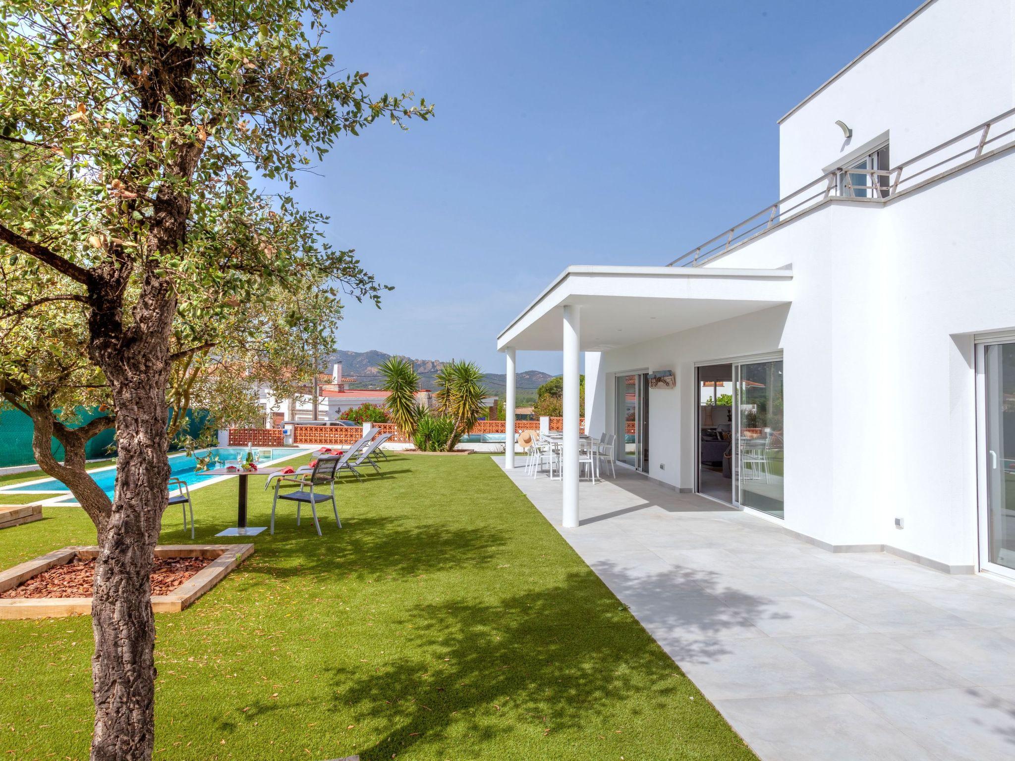 Foto 21 - Casa de 3 quartos em Santa Cristina d'Aro com piscina privada e vistas do mar
