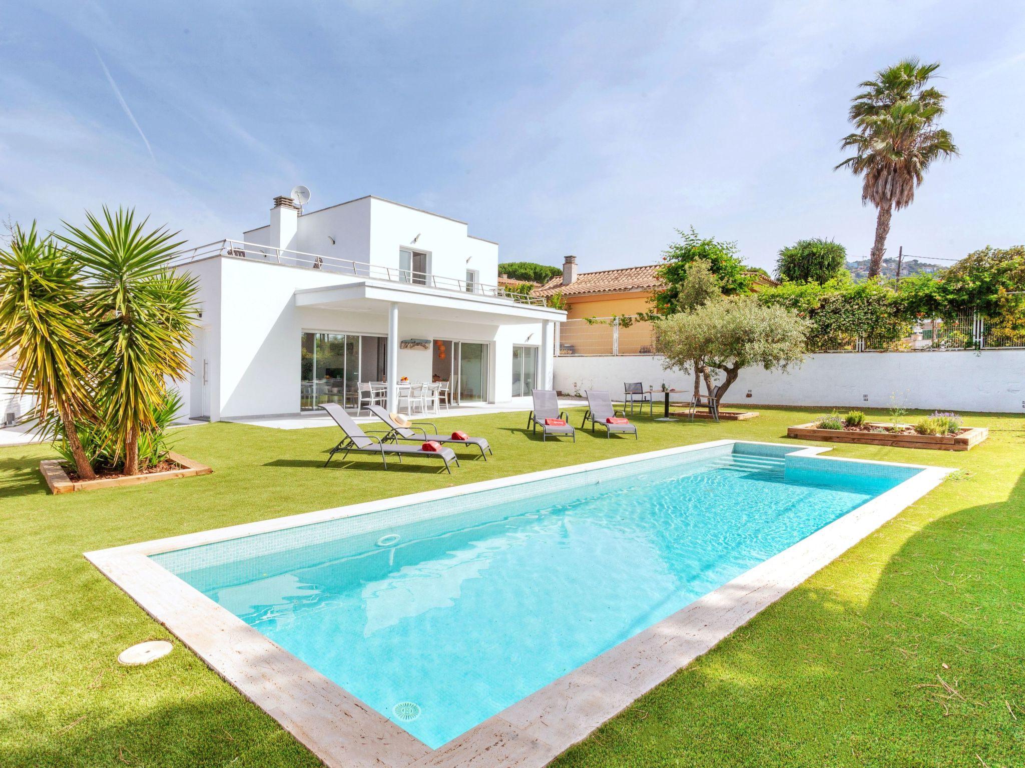 Foto 1 - Casa de 3 habitaciones en Santa Cristina d'Aro con piscina privada y vistas al mar