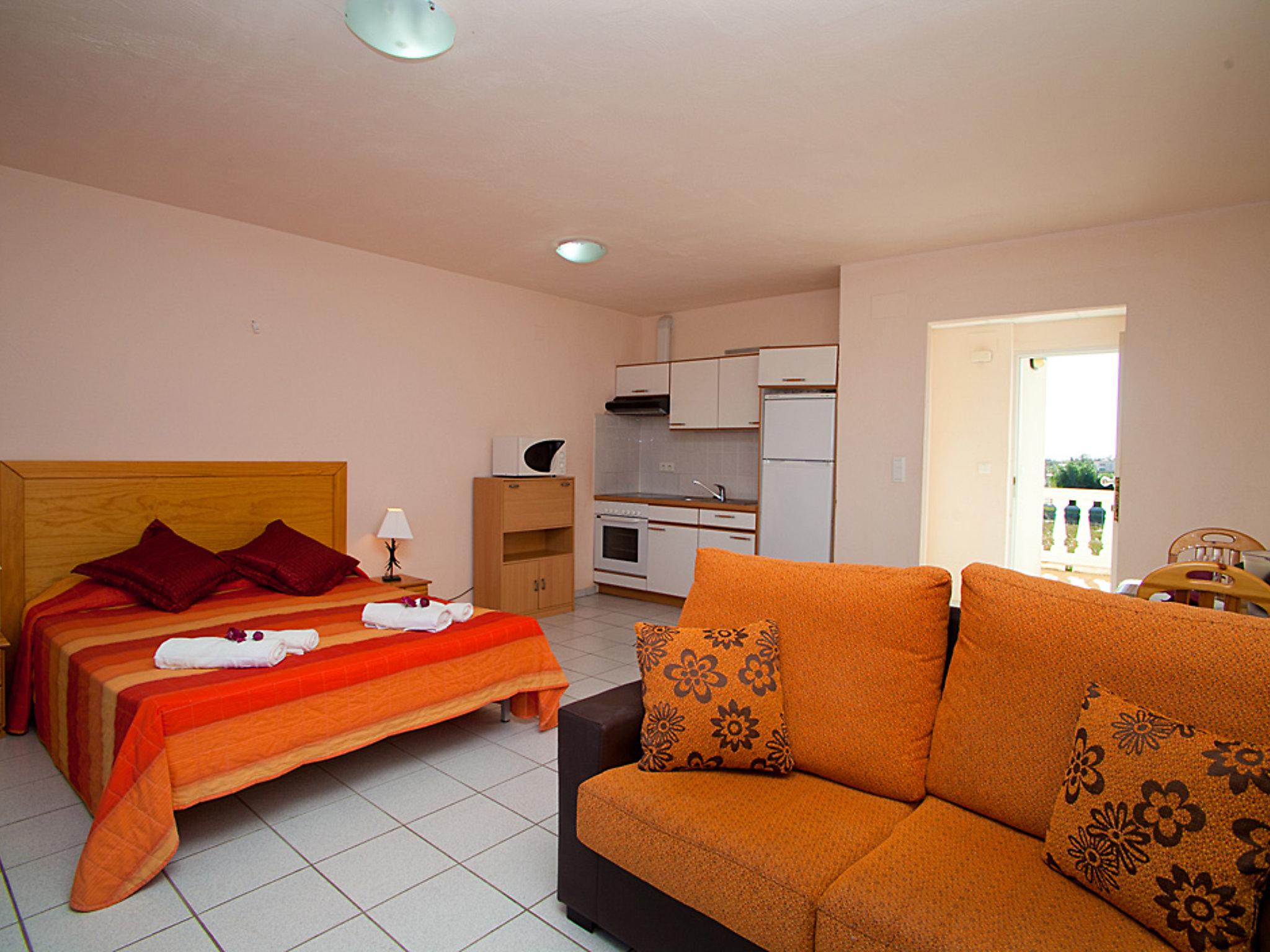 Foto 6 - Apartamento en Deltebre con piscina y vistas al mar