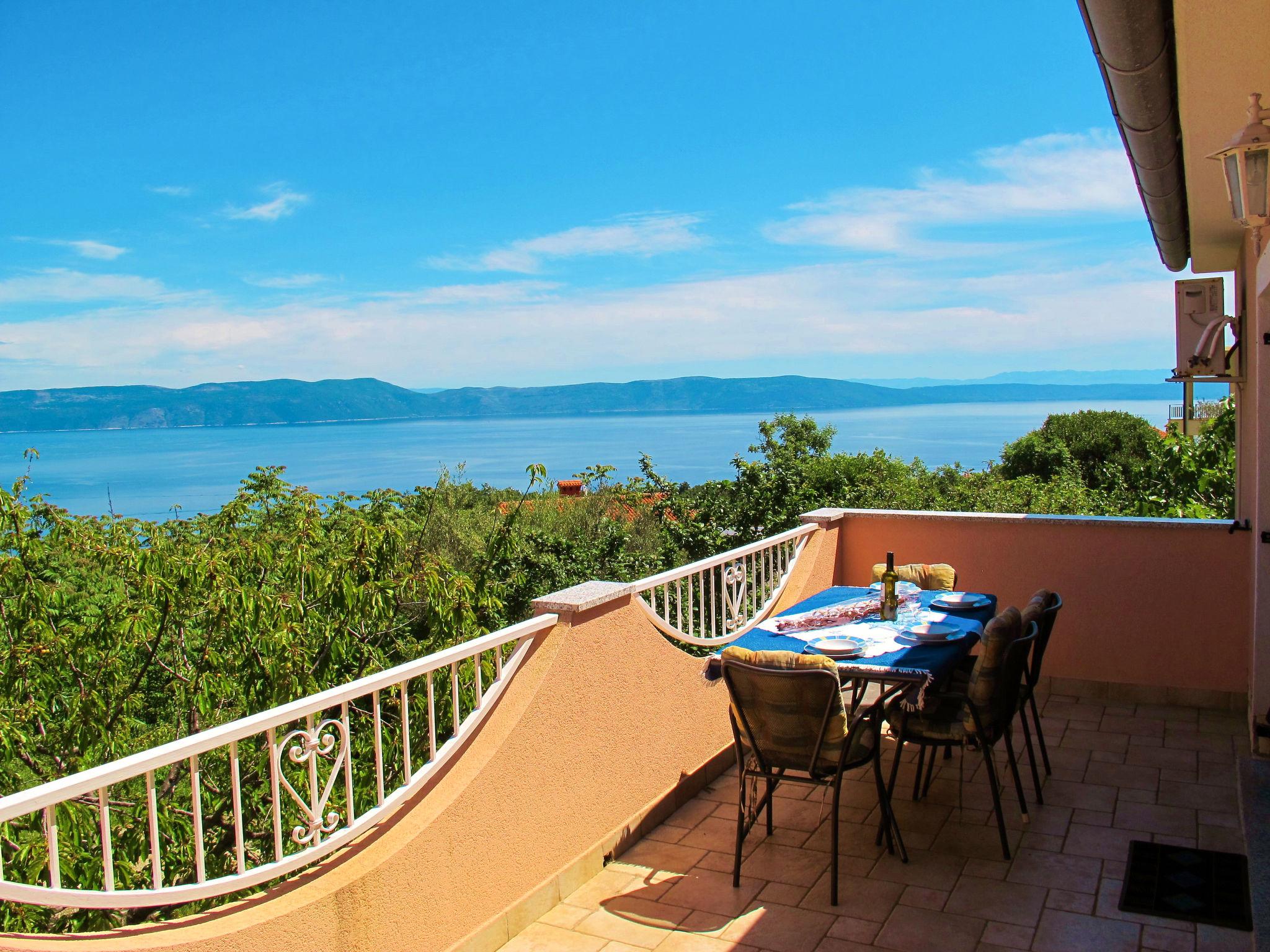 Photo 2 - 2 bedroom Apartment in Raša with terrace and sea view