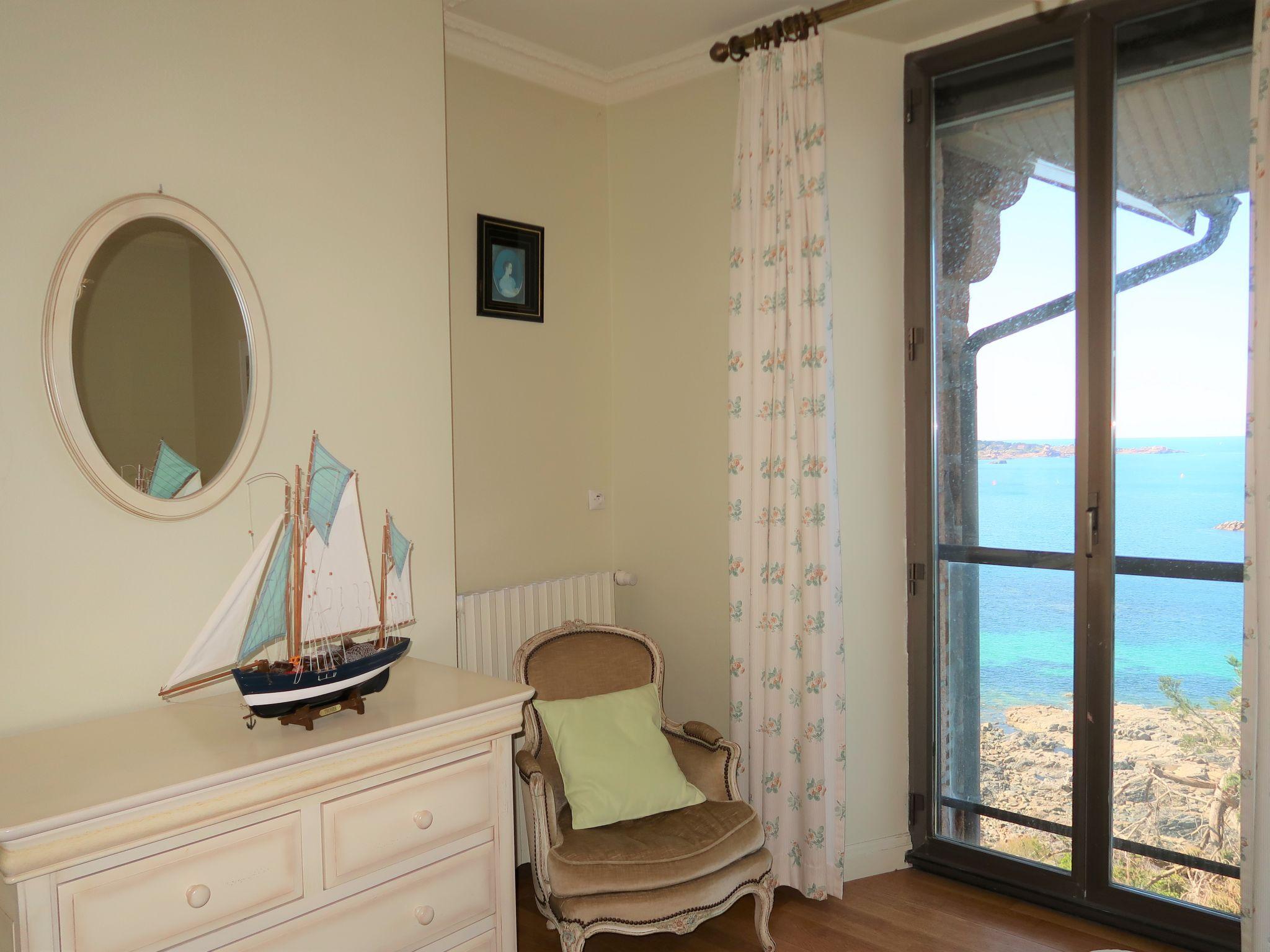 Photo 16 - 4 bedroom House in Perros-Guirec with terrace and sea view