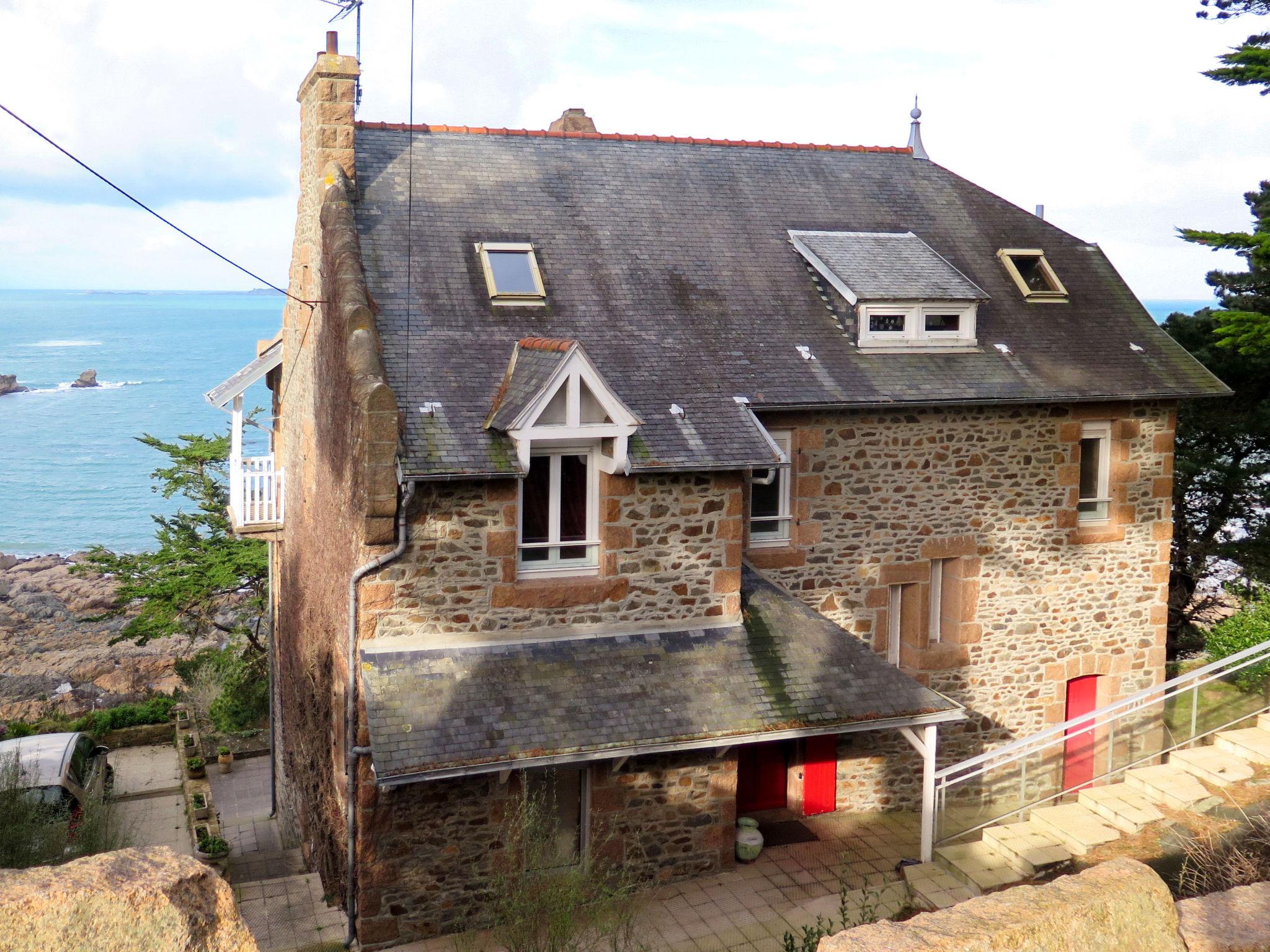 Foto 27 - Casa de 4 quartos em Perros-Guirec com terraço e vistas do mar