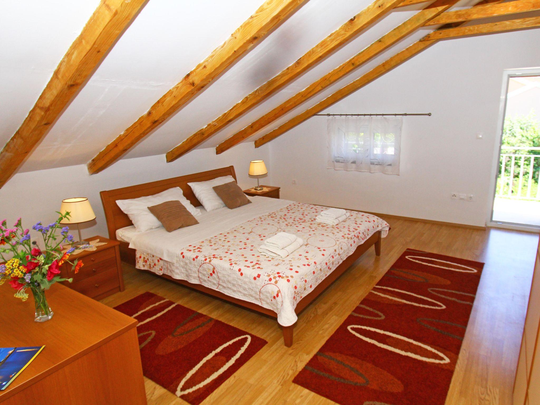 Photo 10 - 6 bedroom House in Sveti Filip i Jakov with private pool and sea view