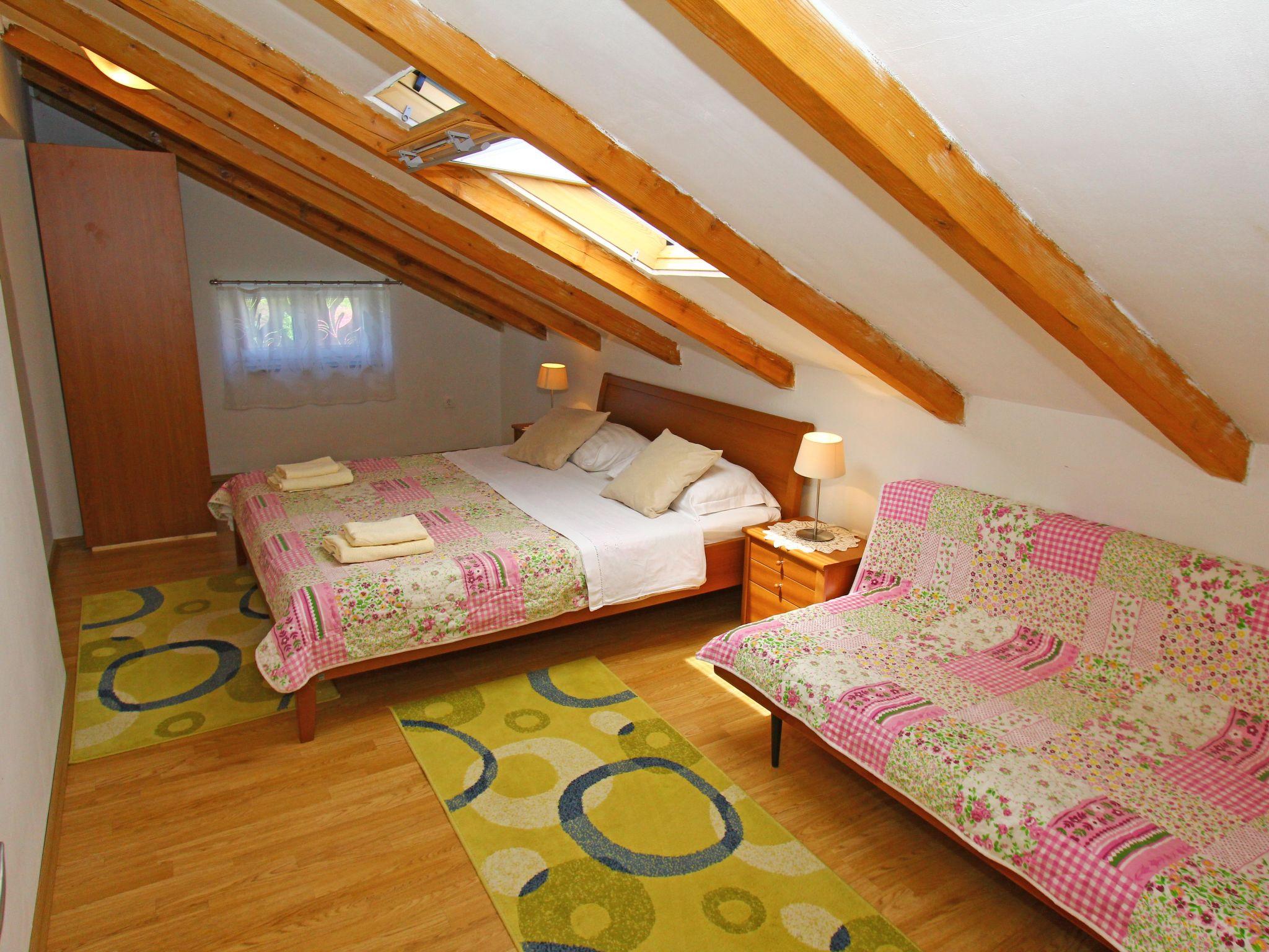 Photo 24 - 6 bedroom House in Sveti Filip i Jakov with private pool and garden