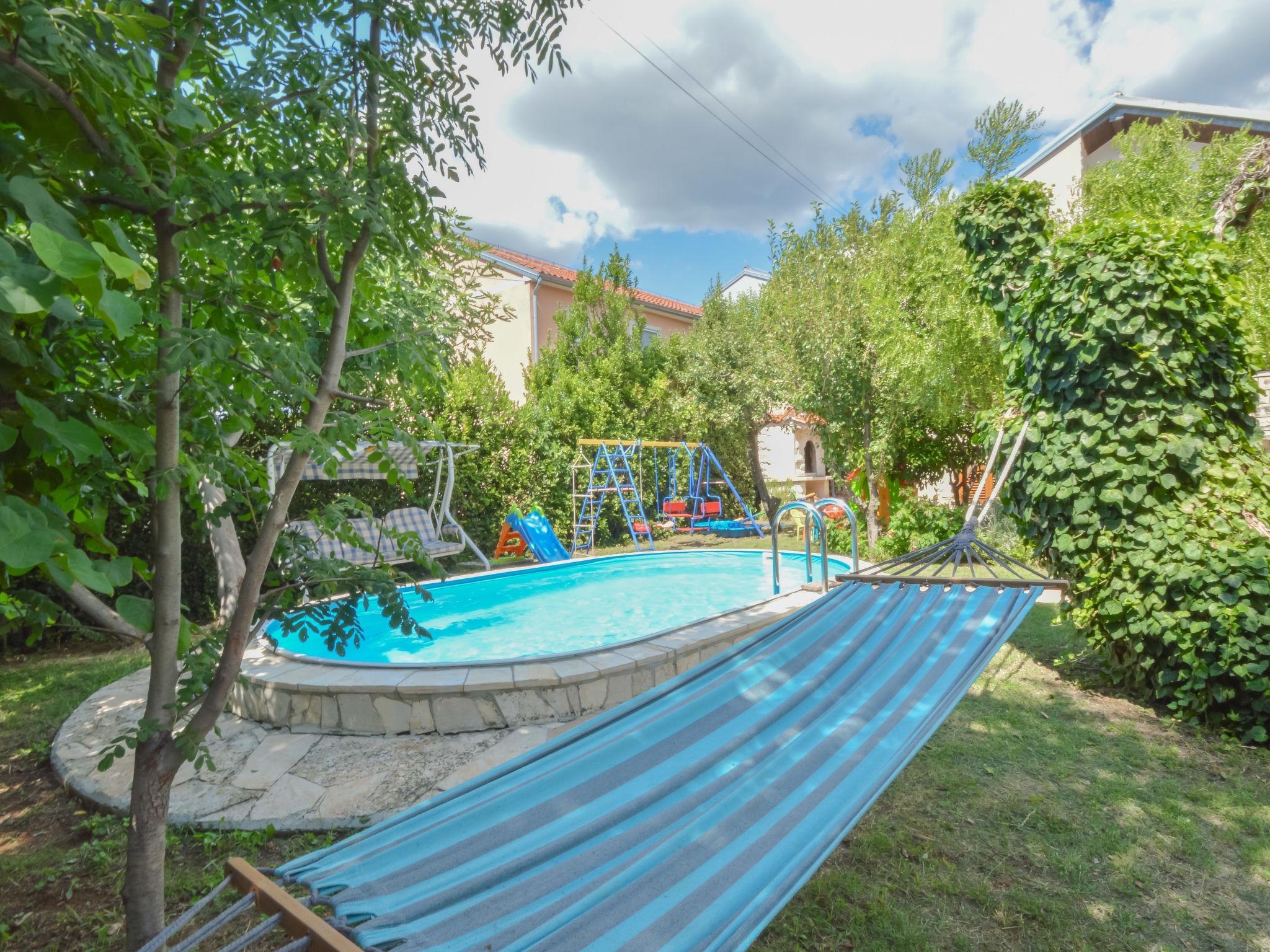 Foto 55 - Casa de 6 quartos em Sveti Filip i Jakov com piscina privada e jardim