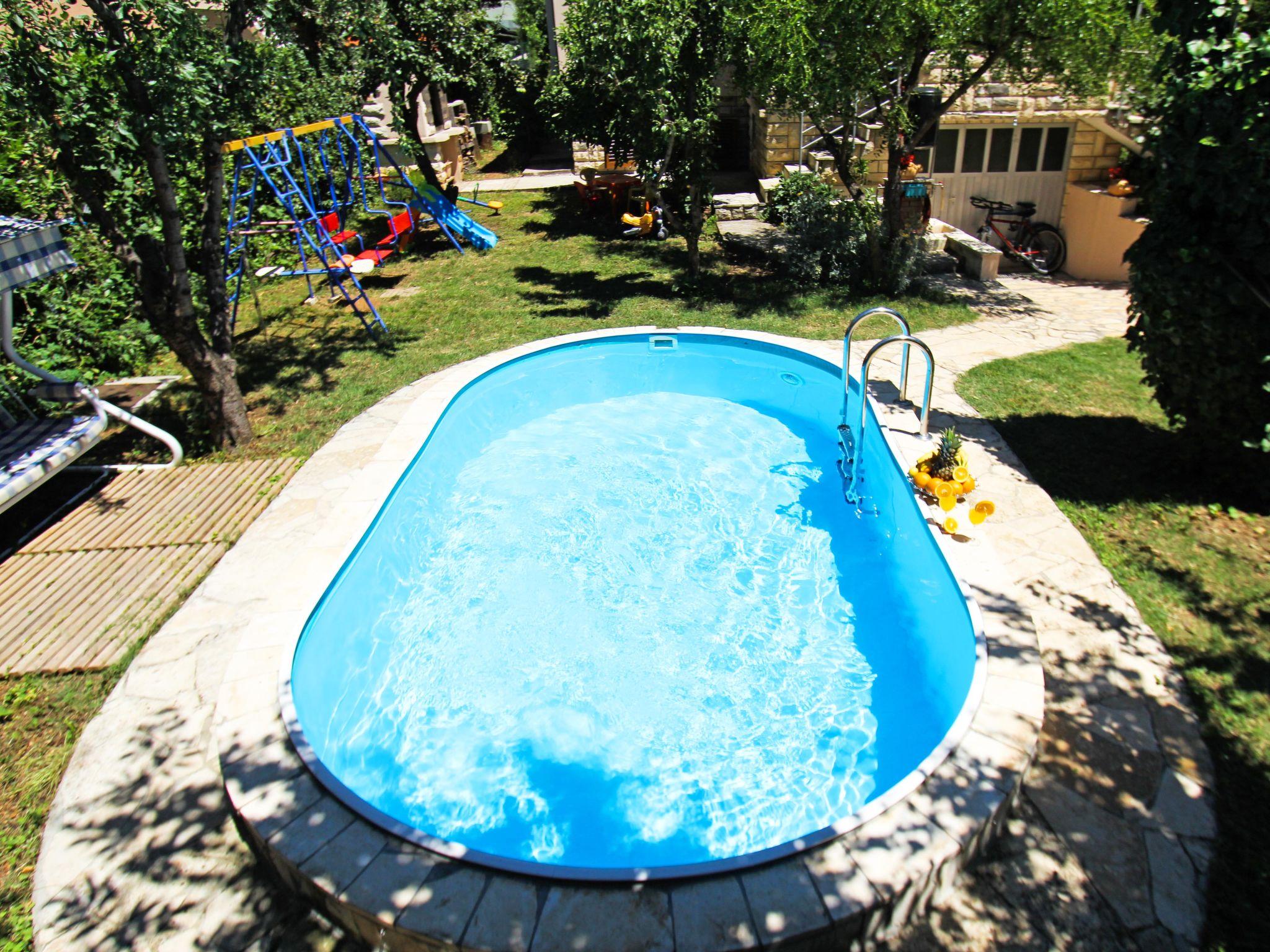 Foto 43 - Haus mit 6 Schlafzimmern in Sveti Filip i Jakov mit privater pool und garten