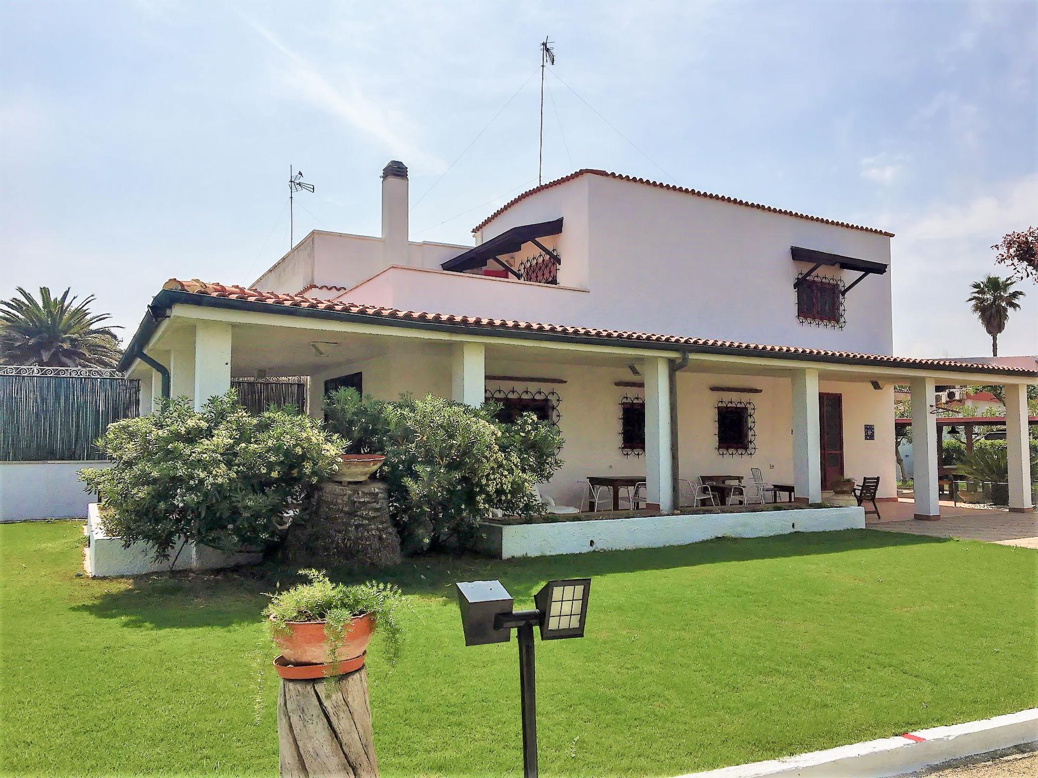Foto 1 - Casa de 3 quartos em Barletta com jardim e vistas do mar