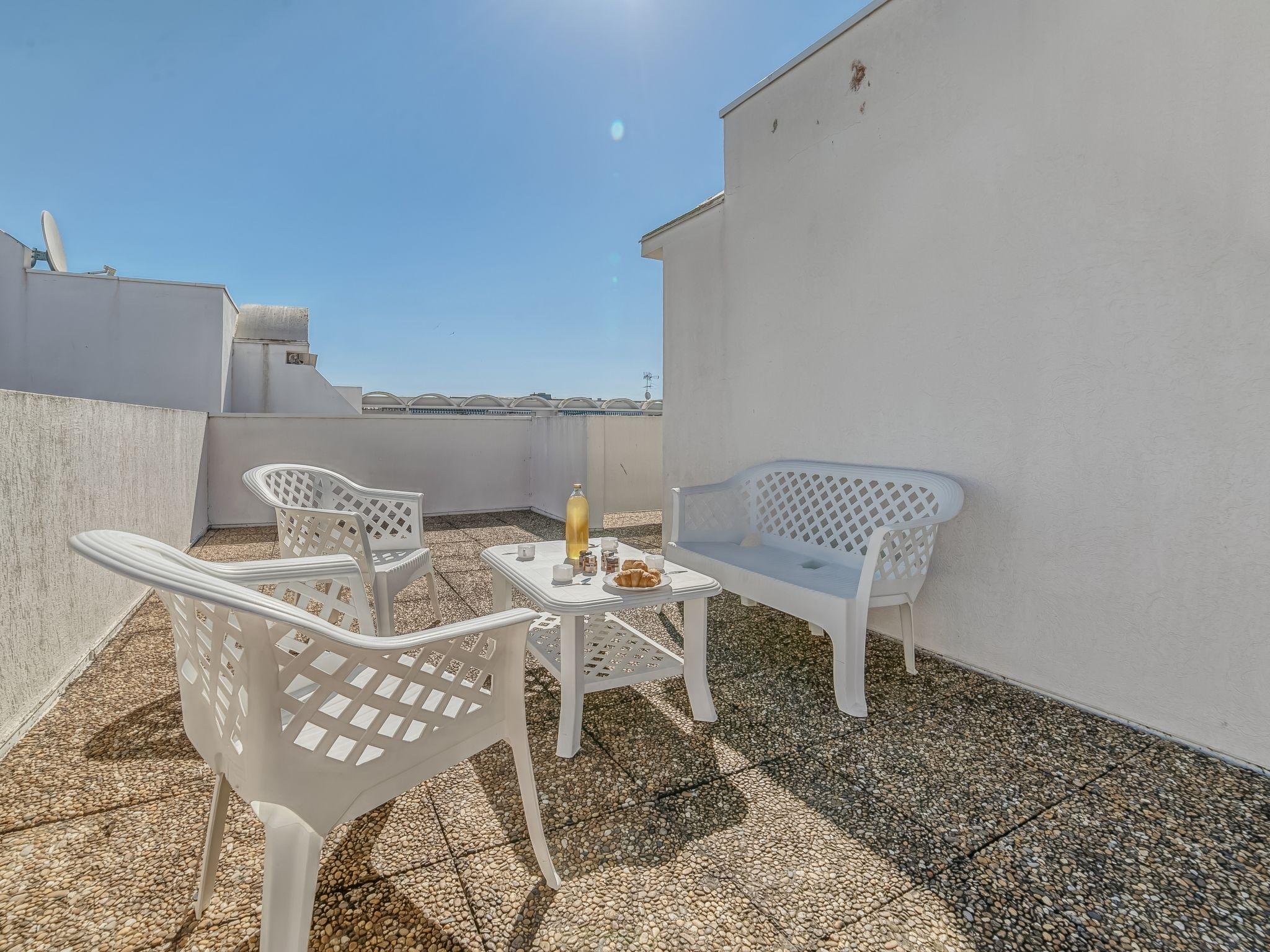 Photo 13 - Appartement de 2 chambres à Le Grau-du-Roi avec piscine et vues à la mer