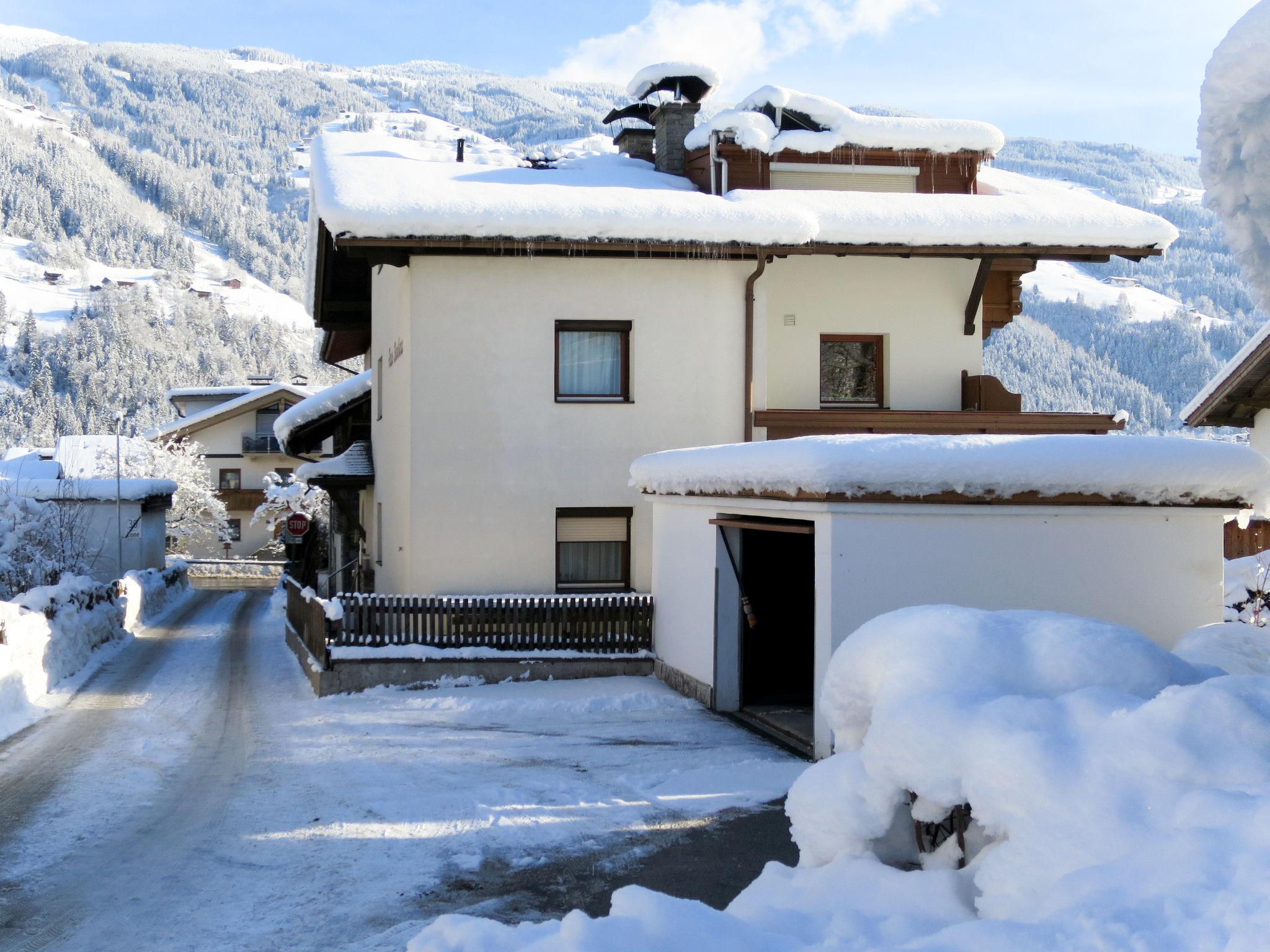 Foto 14 - Apartment mit 4 Schlafzimmern in Aschau im Zillertal mit blick auf die berge