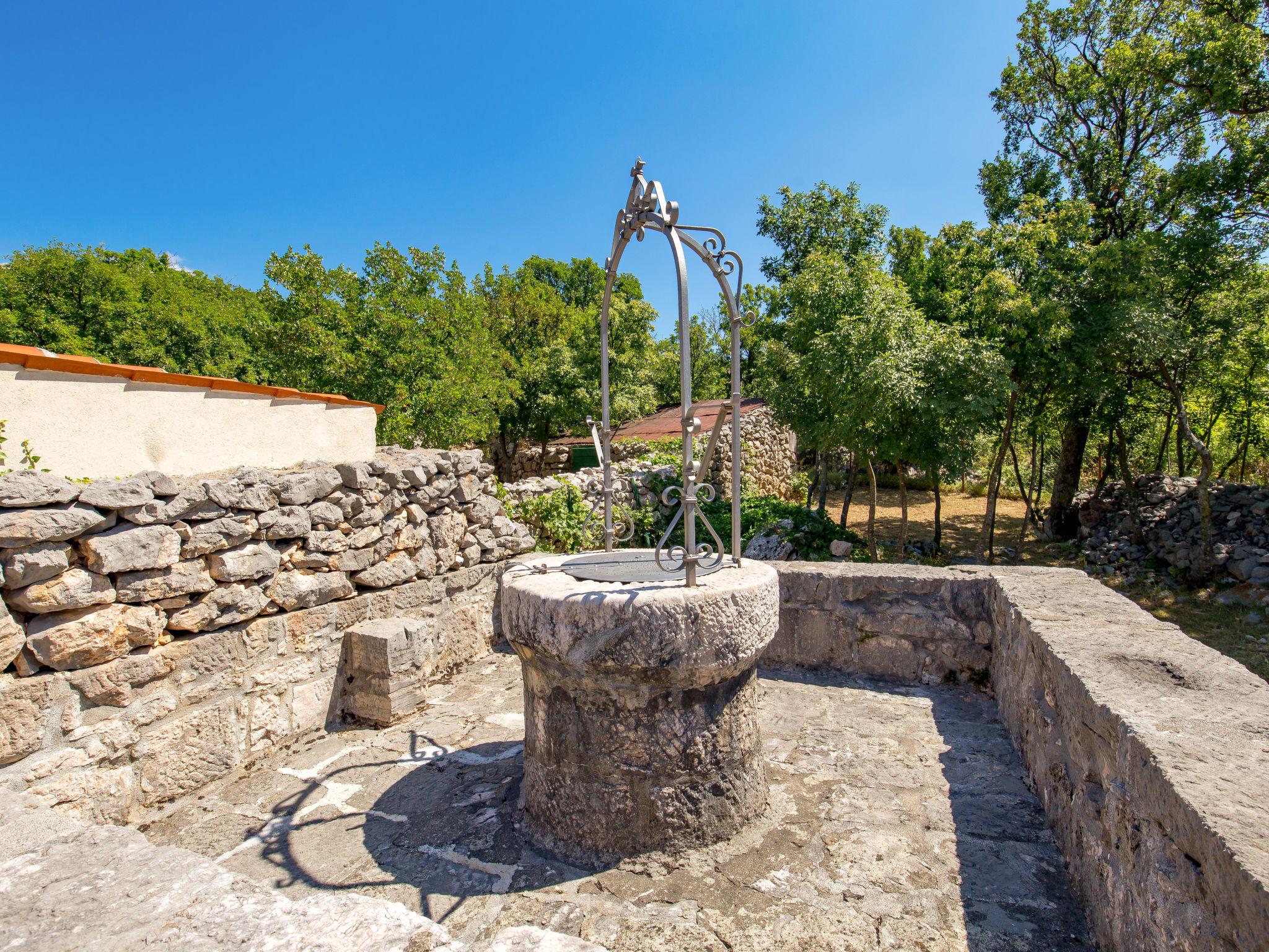 Photo 27 - Maison de 2 chambres à Senj avec jardin et terrasse