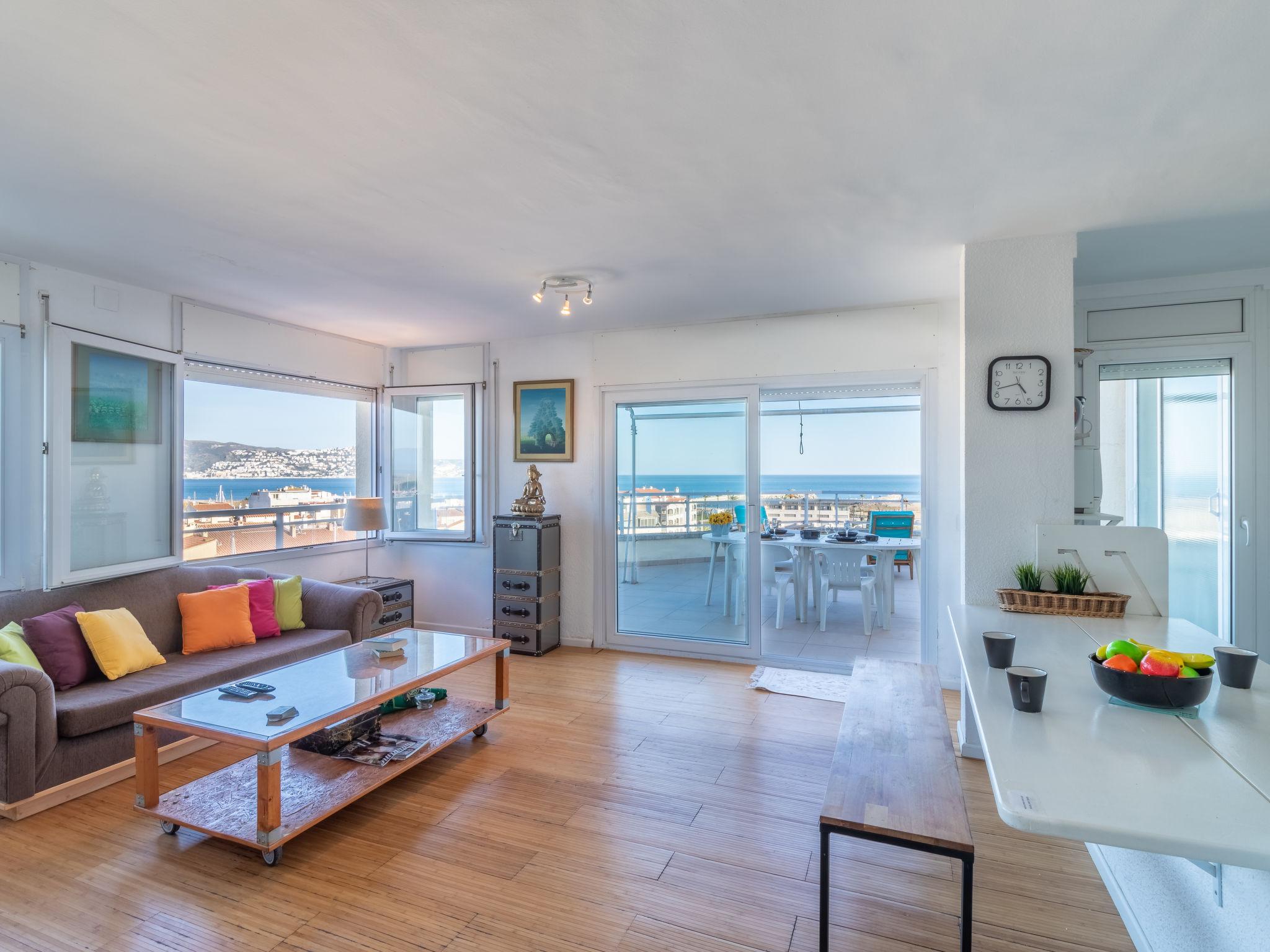 Foto 2 - Apartamento de 2 habitaciones en Castelló d'Empúries con terraza y vistas al mar