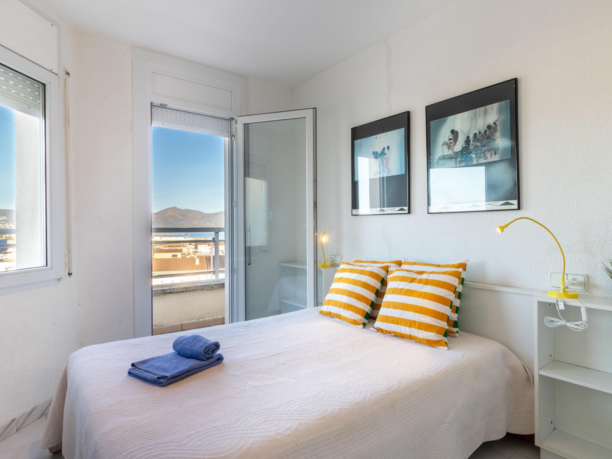 Photo 4 - Appartement de 2 chambres à Castelló d'Empúries avec terrasse et vues à la mer