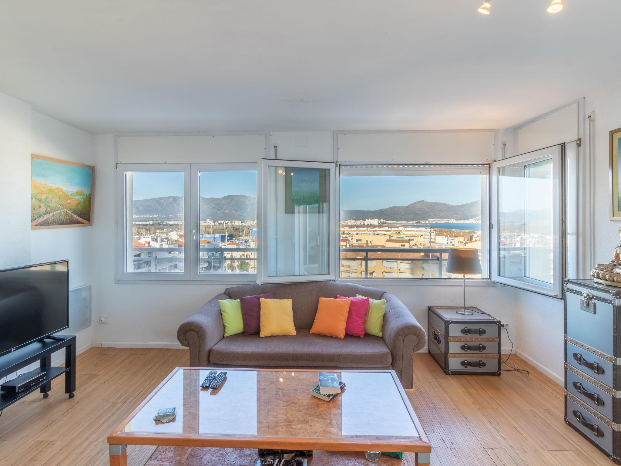 Foto 8 - Apartamento de 2 habitaciones en Castelló d'Empúries con terraza y vistas al mar