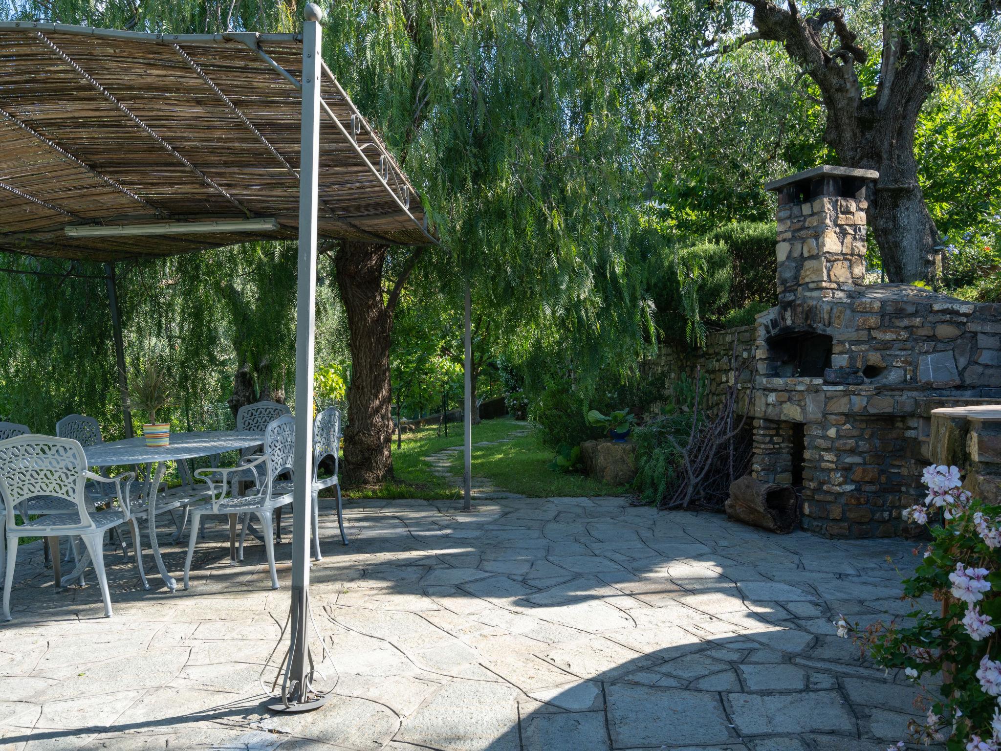 Photo 31 - Maison de 7 chambres à Diano Castello avec piscine privée et jardin