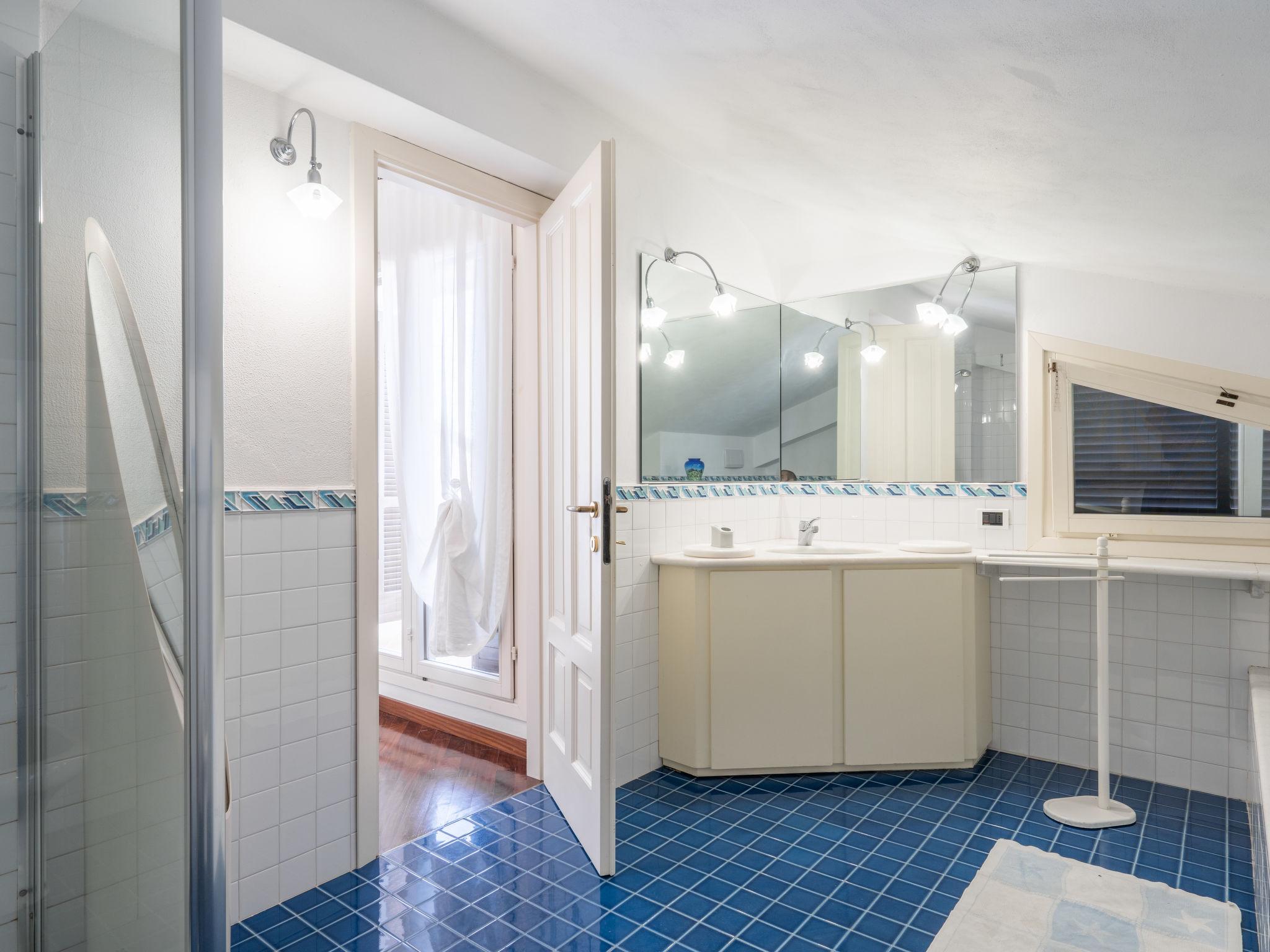 Foto 21 - Apartamento de 4 quartos em Diano Castello com piscina privada e vistas do mar