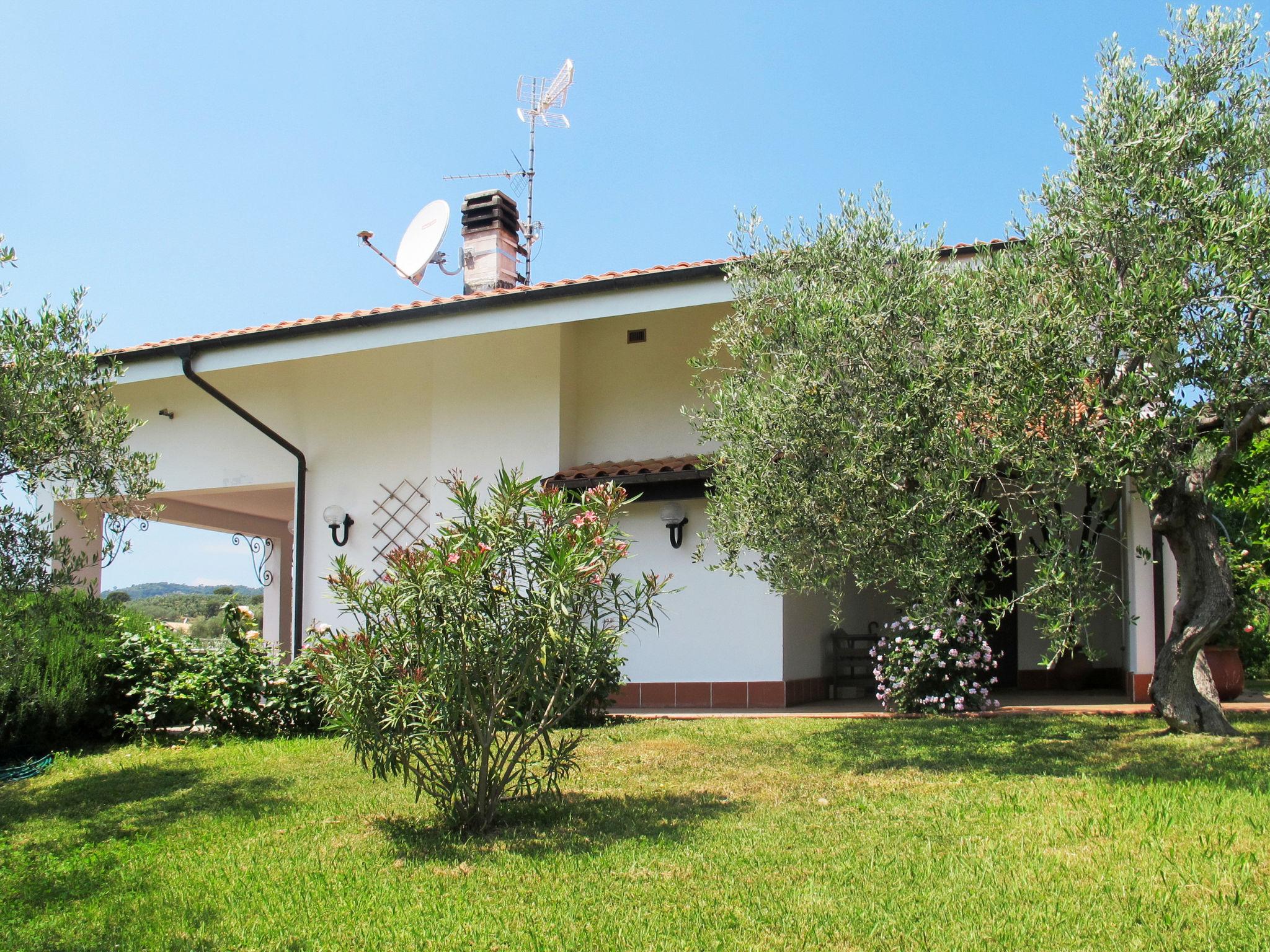 Photo 23 - 4 bedroom Apartment in Diano Castello with swimming pool and garden