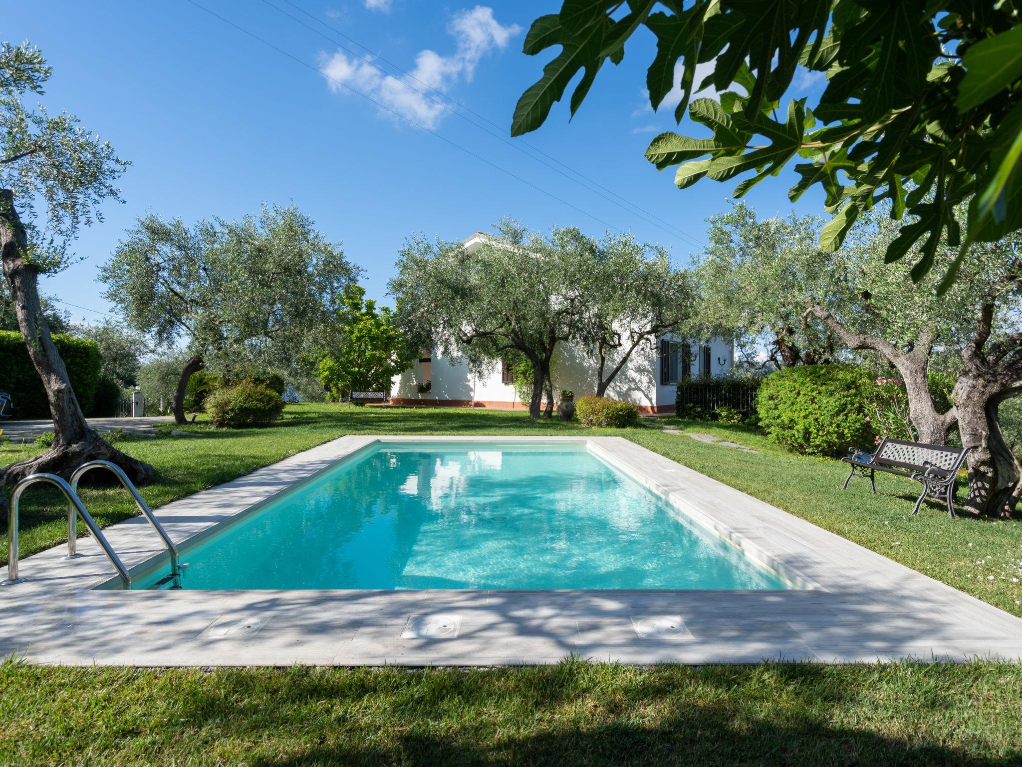 Foto 2 - Apartment mit 4 Schlafzimmern in Diano Castello mit privater pool und blick aufs meer