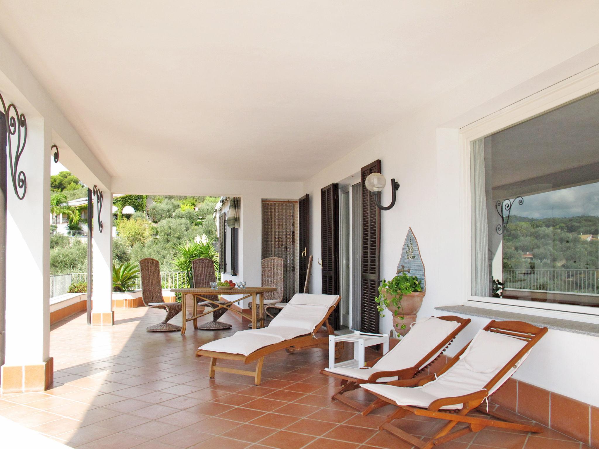 Foto 7 - Casa de 7 habitaciones en Diano Castello con piscina privada y vistas al mar