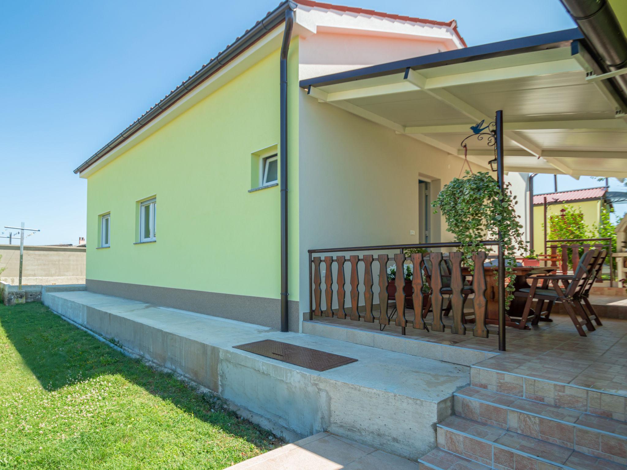 Photo 16 - Maison de 1 chambre à Fažana avec jardin et terrasse