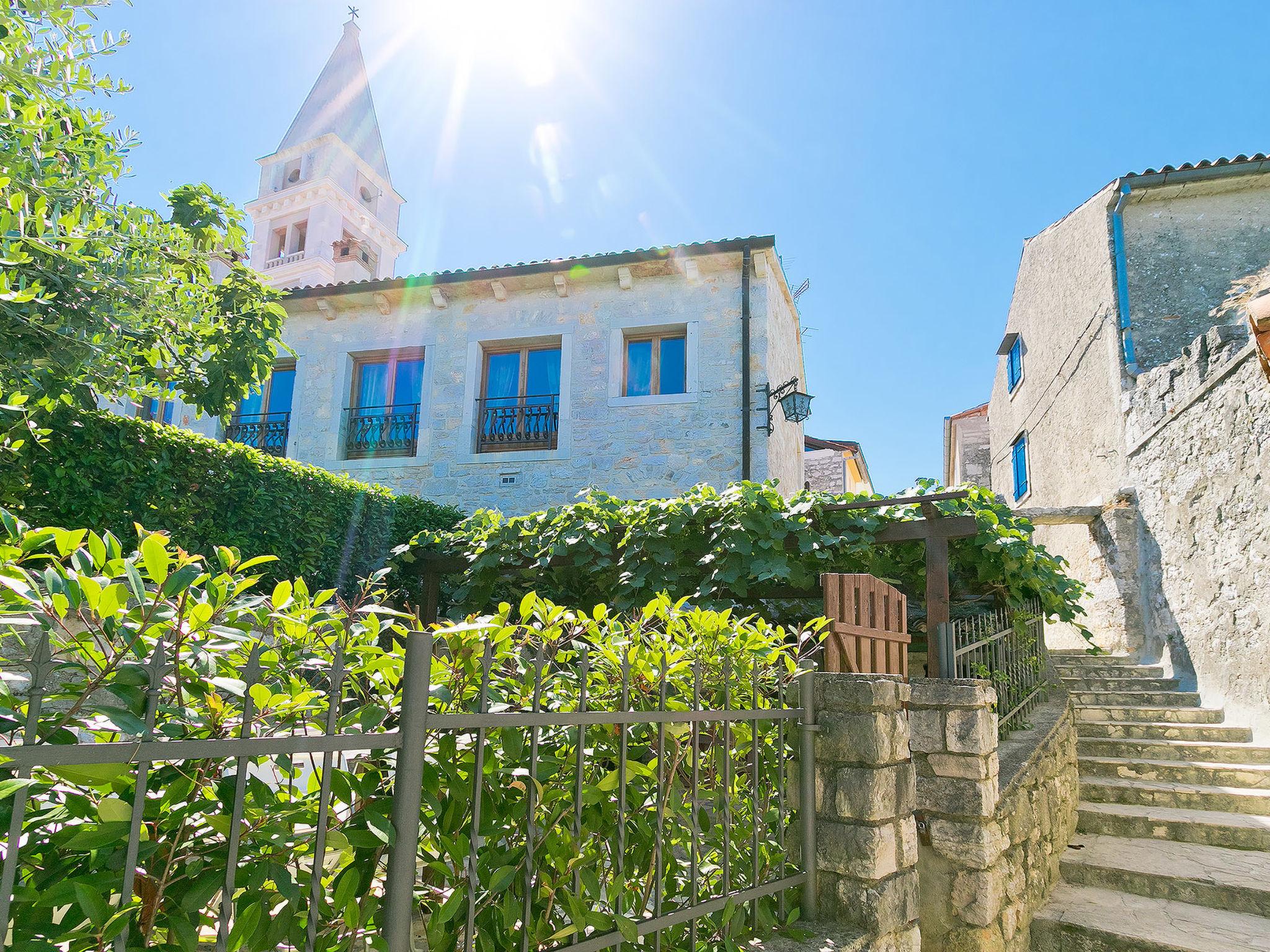 Photo 10 - Maison de 2 chambres à Vrsar avec vues à la mer