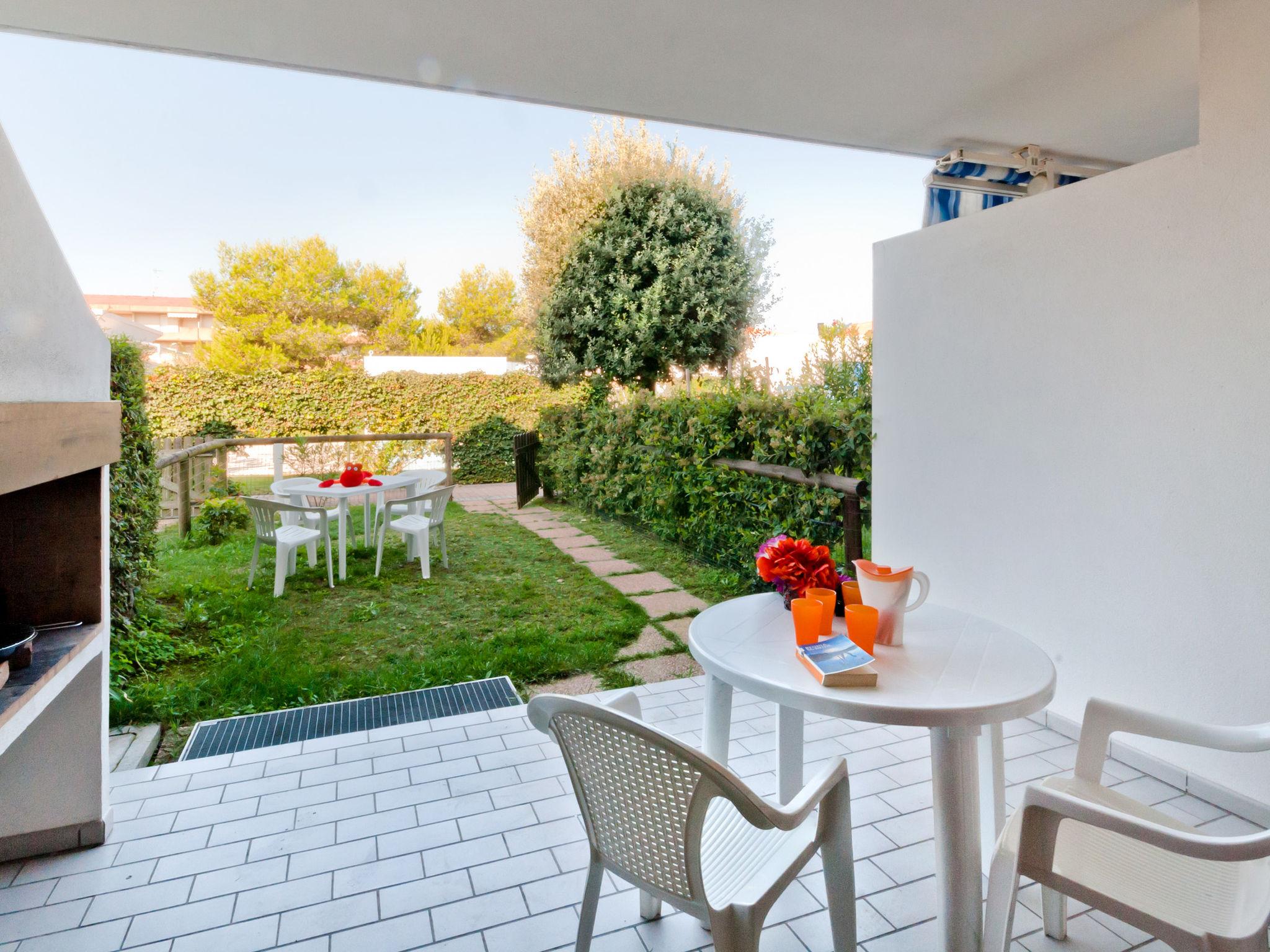 Photo 3 - Maison de 3 chambres à San Michele al Tagliamento avec piscine et jardin