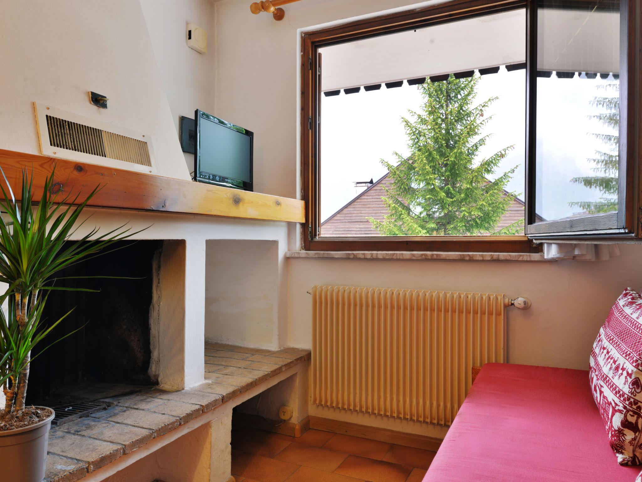 Foto 4 - Appartamento con 2 camere da letto a Mazzin con terrazza e vista sulle montagne