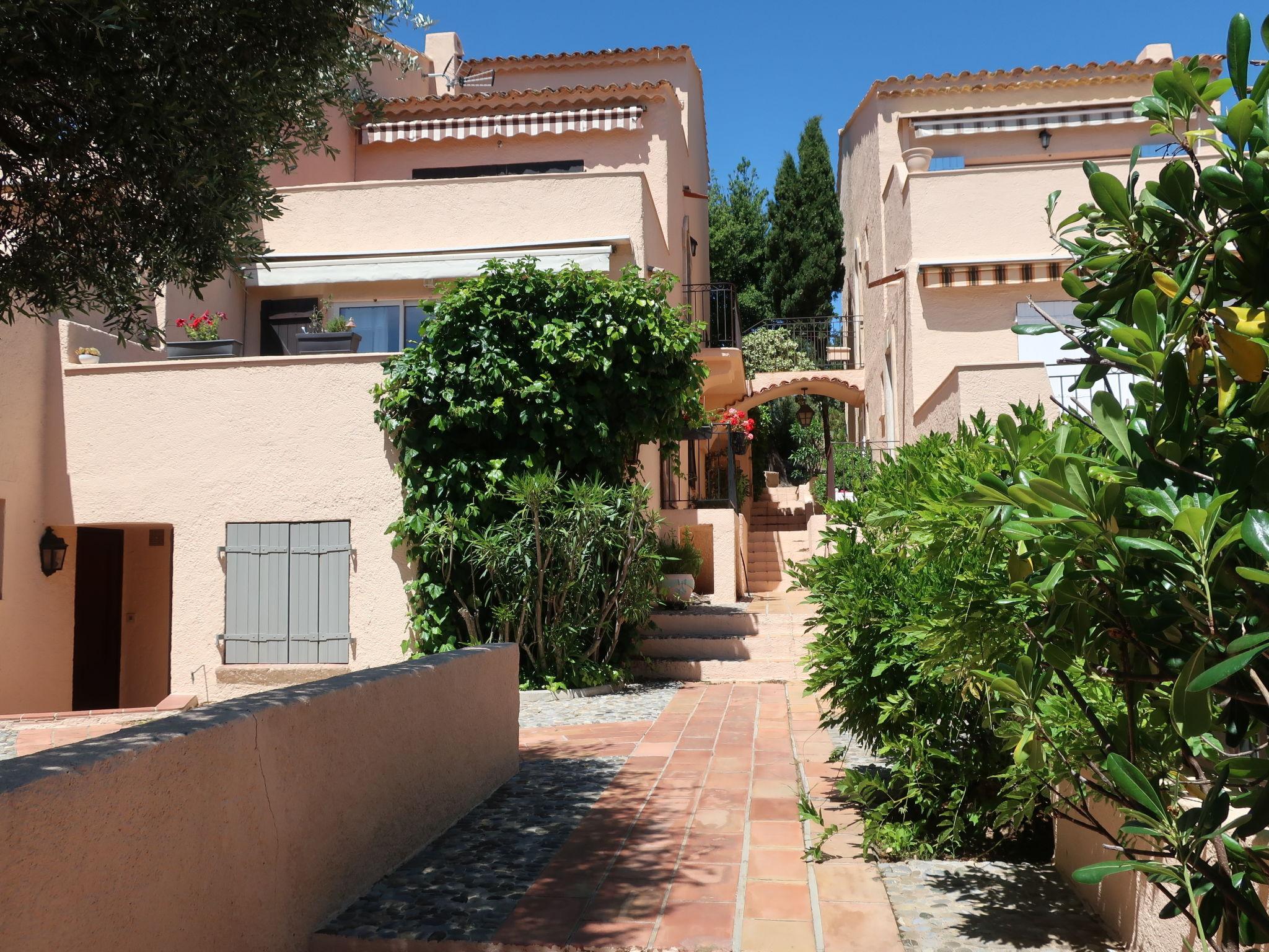 Photo 19 - Appartement de 2 chambres à Grimaud avec piscine et vues à la mer