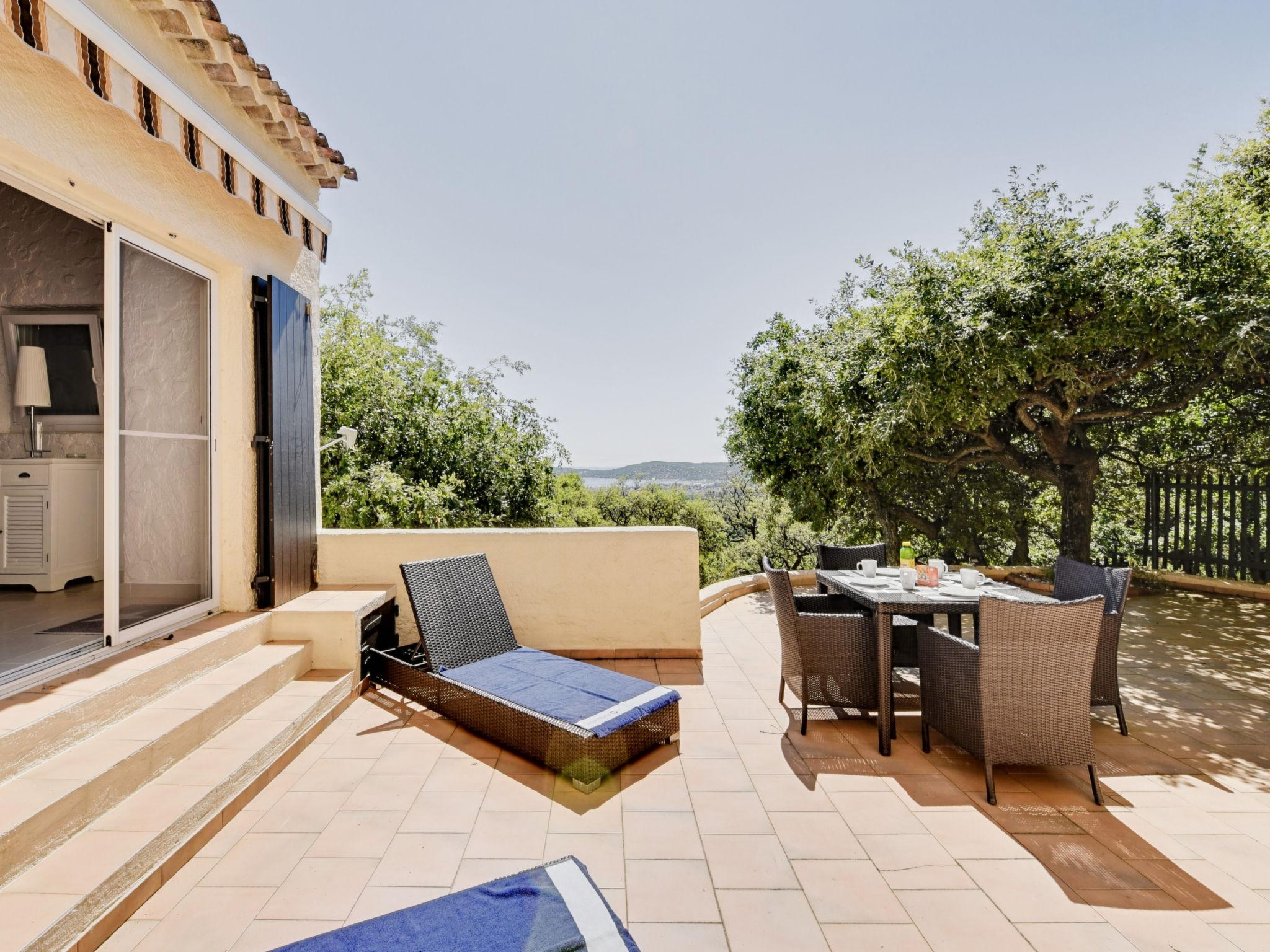 Photo 1 - Appartement de 2 chambres à Grimaud avec piscine et vues à la mer