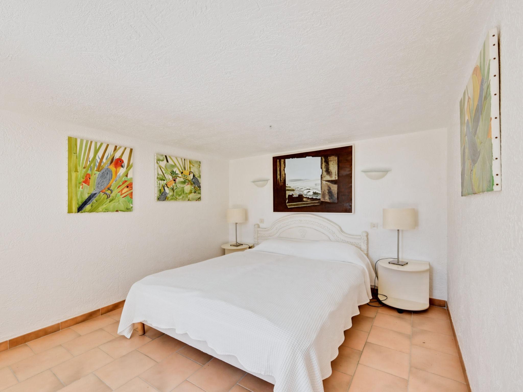 Foto 8 - Appartamento con 2 camere da letto a Grimaud con piscina e vista mare