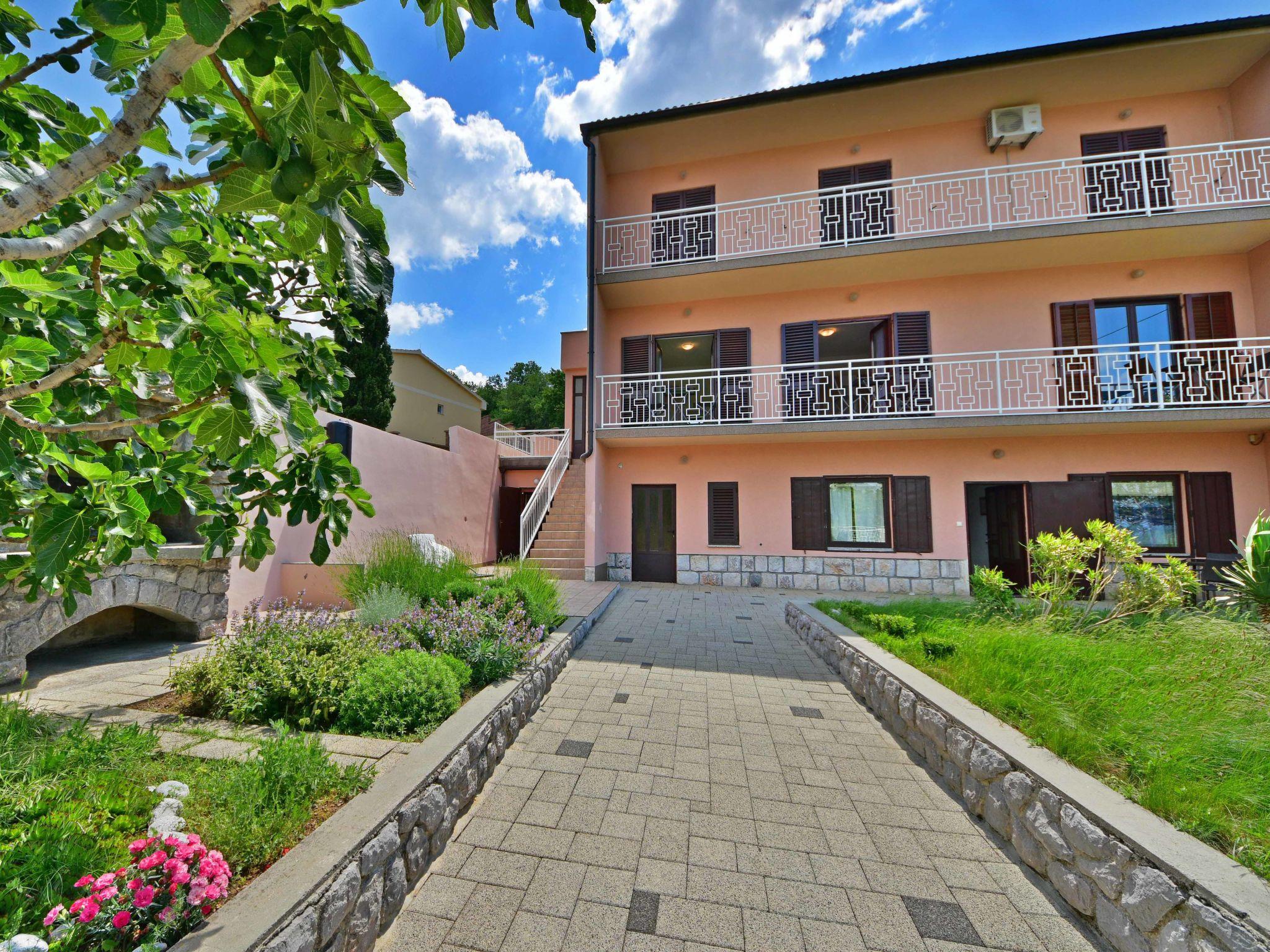 Foto 10 - Apartamento de 2 quartos em Novi Vinodolski com terraço